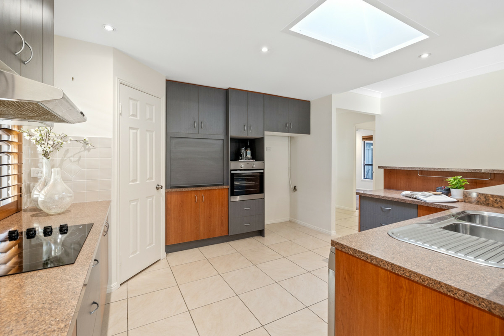 7 Cliff Close, WAKERLEY
