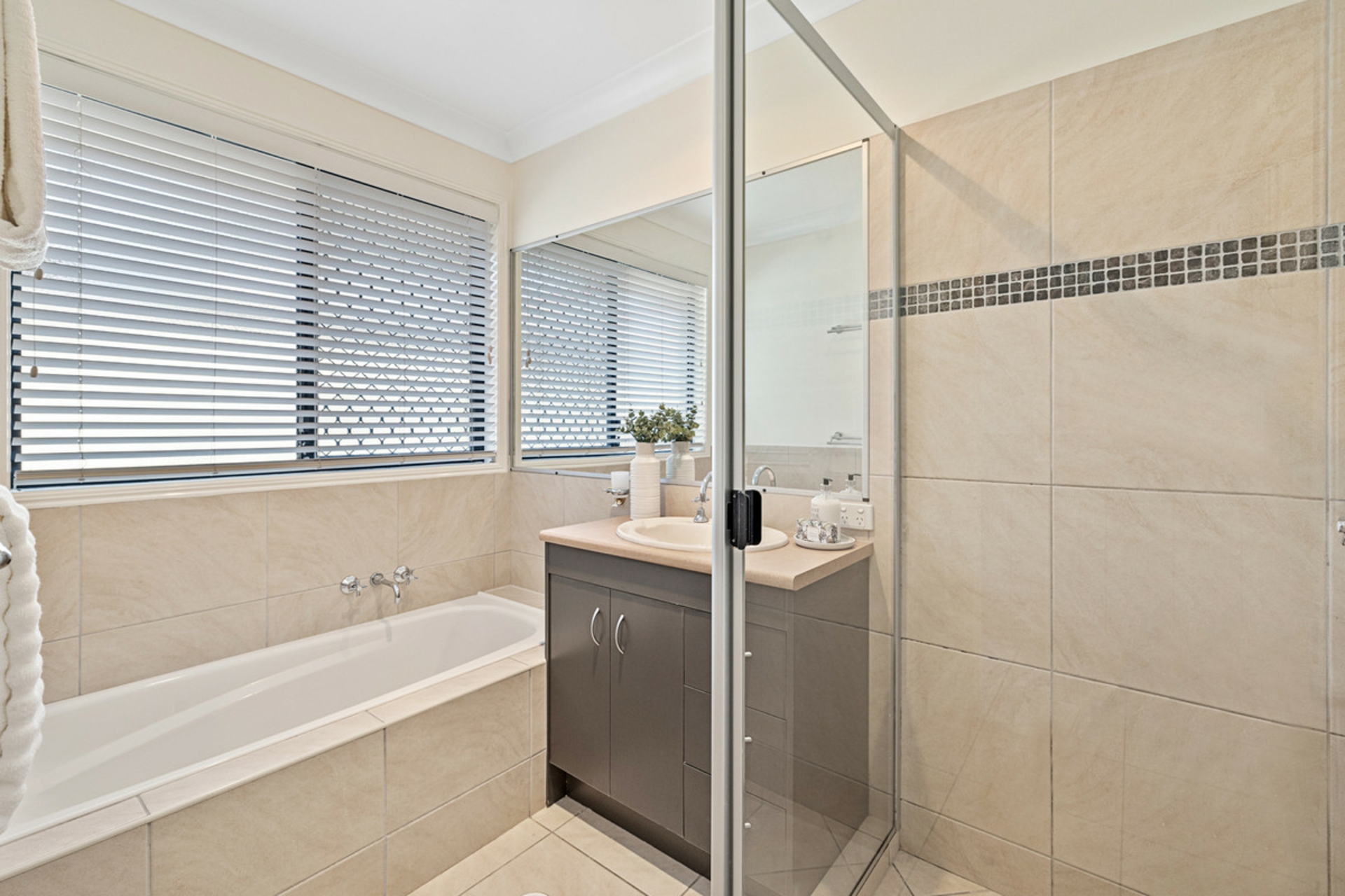 7 Cliff Close, WAKERLEY
