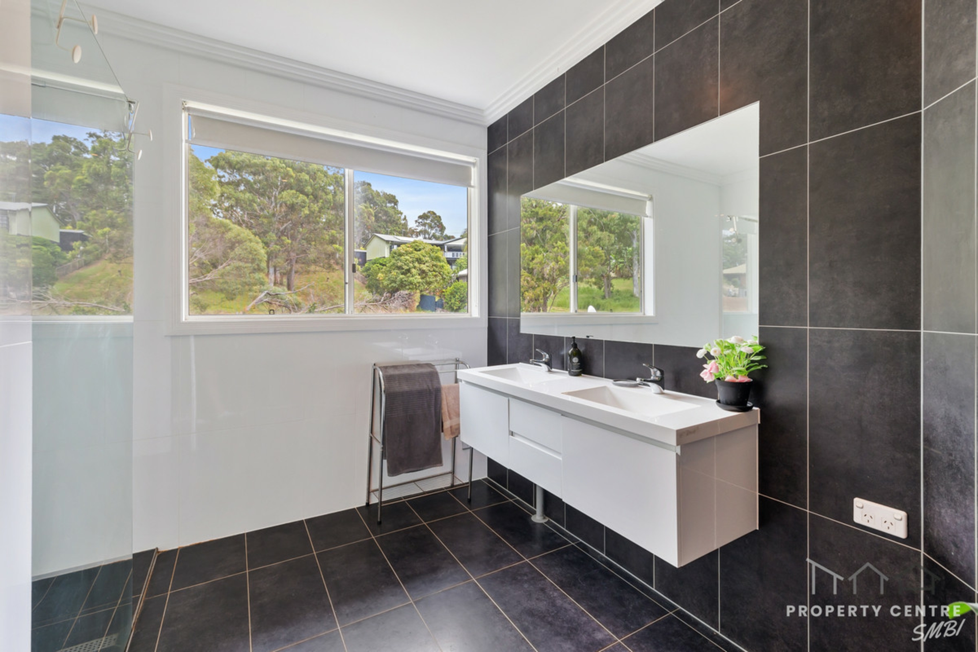 99 Wahine Drive, RUSSELL ISLAND