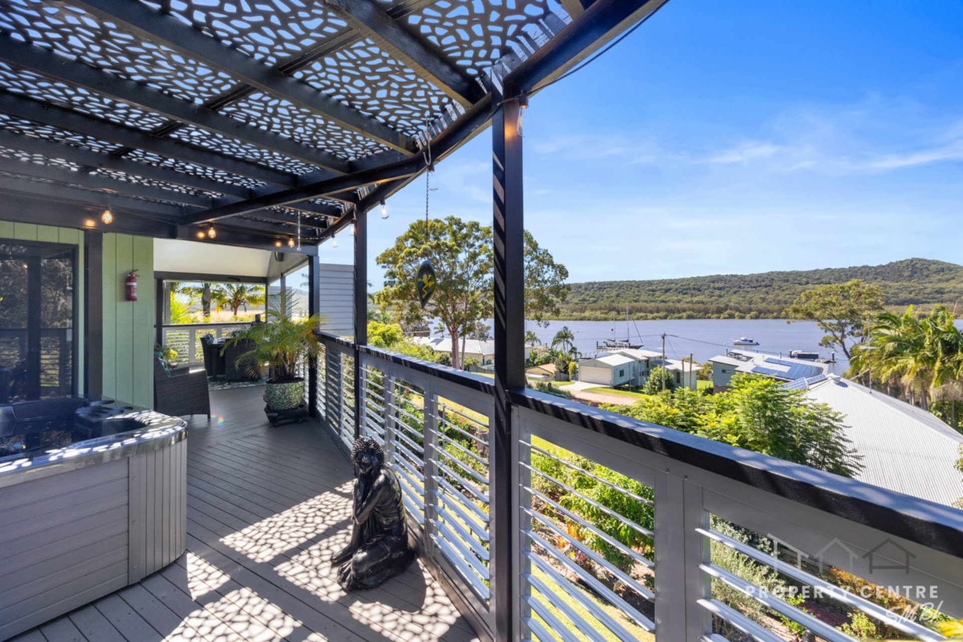 15 Island View Road, RUSSELL ISLAND