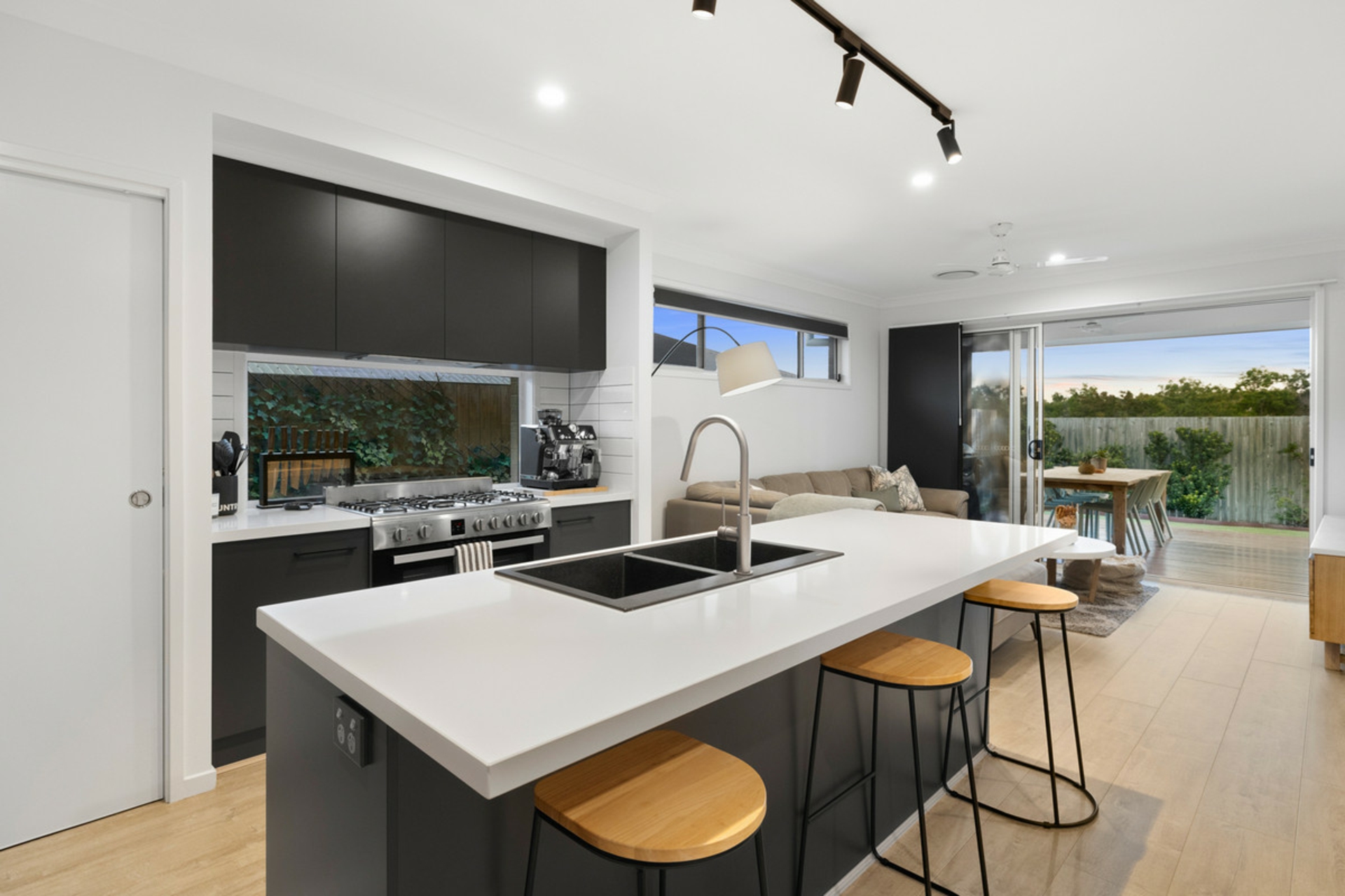 8 Berzins Court, BAHRS SCRUB
