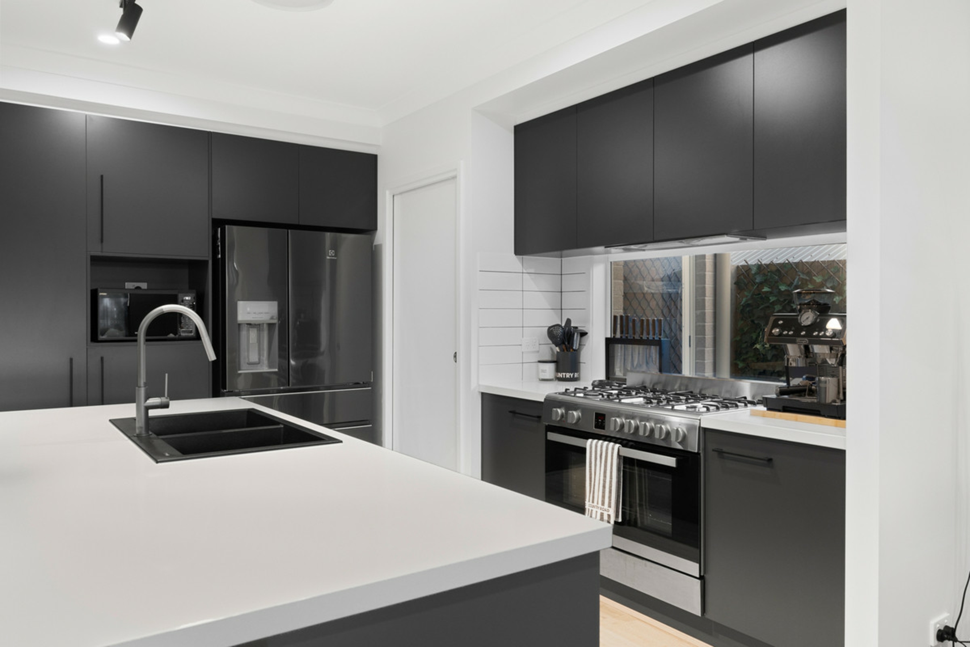 8 Berzins Court, BAHRS SCRUB