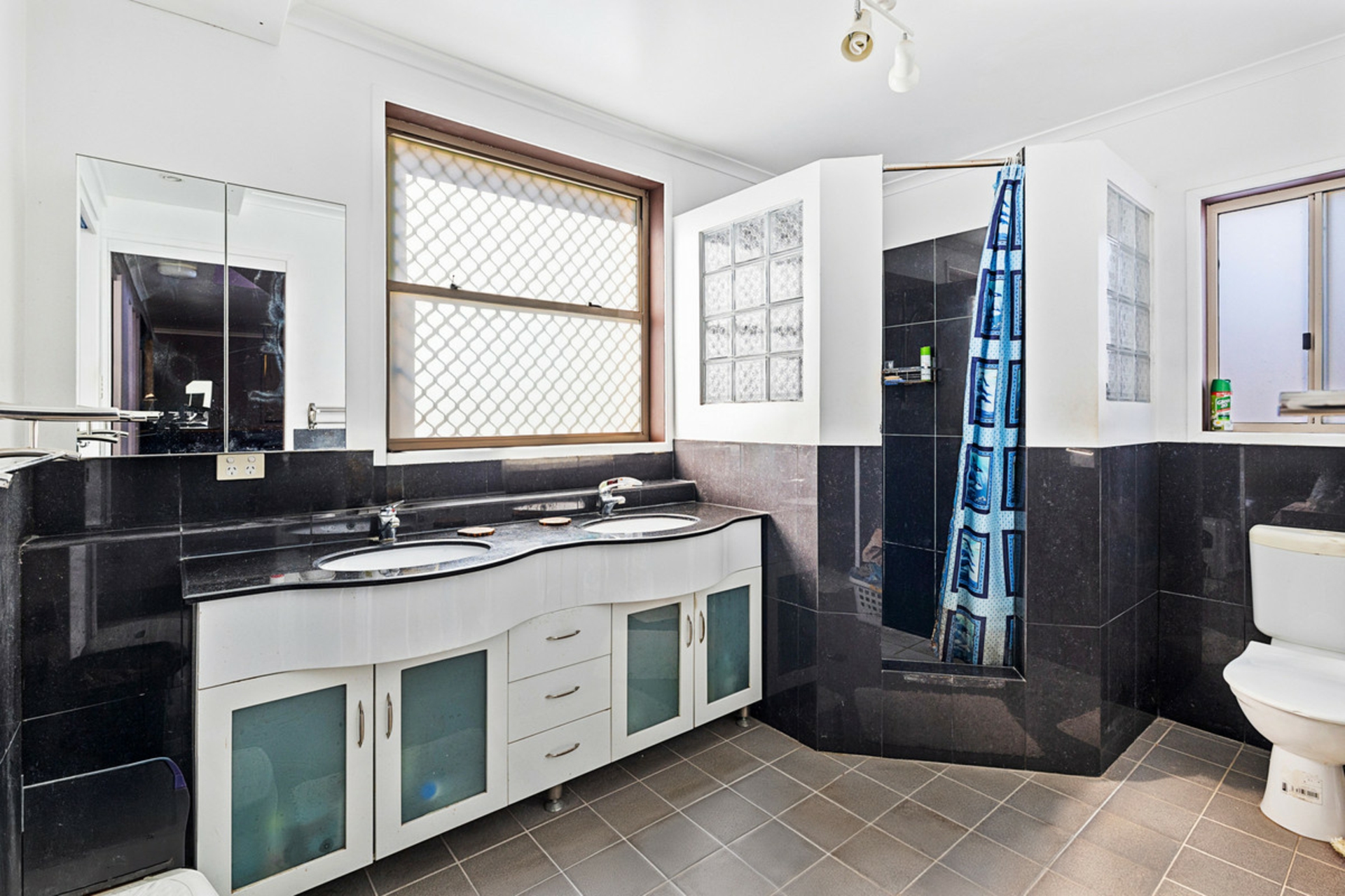 17 Herswell Avenue, Wynnum West