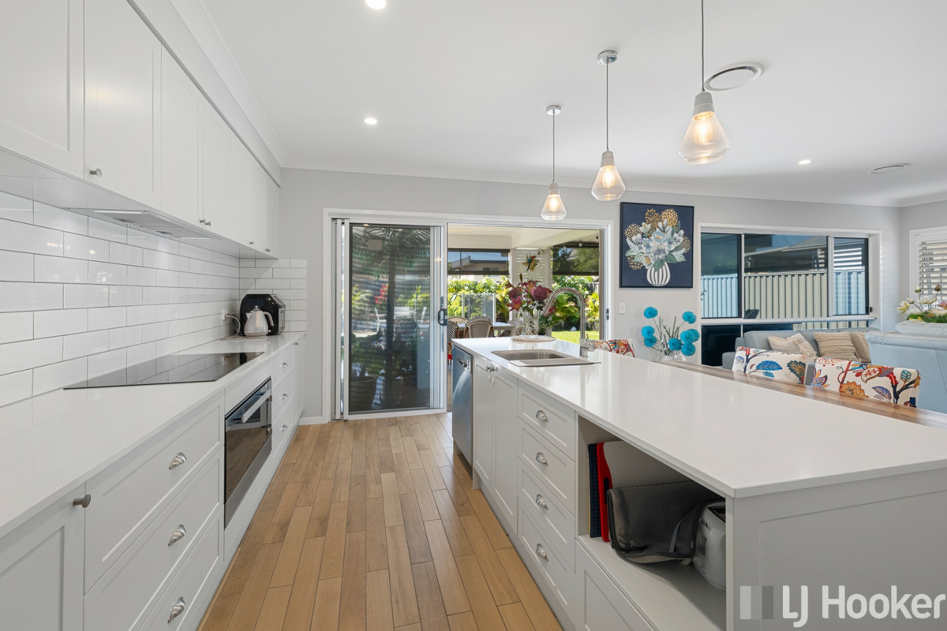 15 Simon Street, VICTORIA POINT