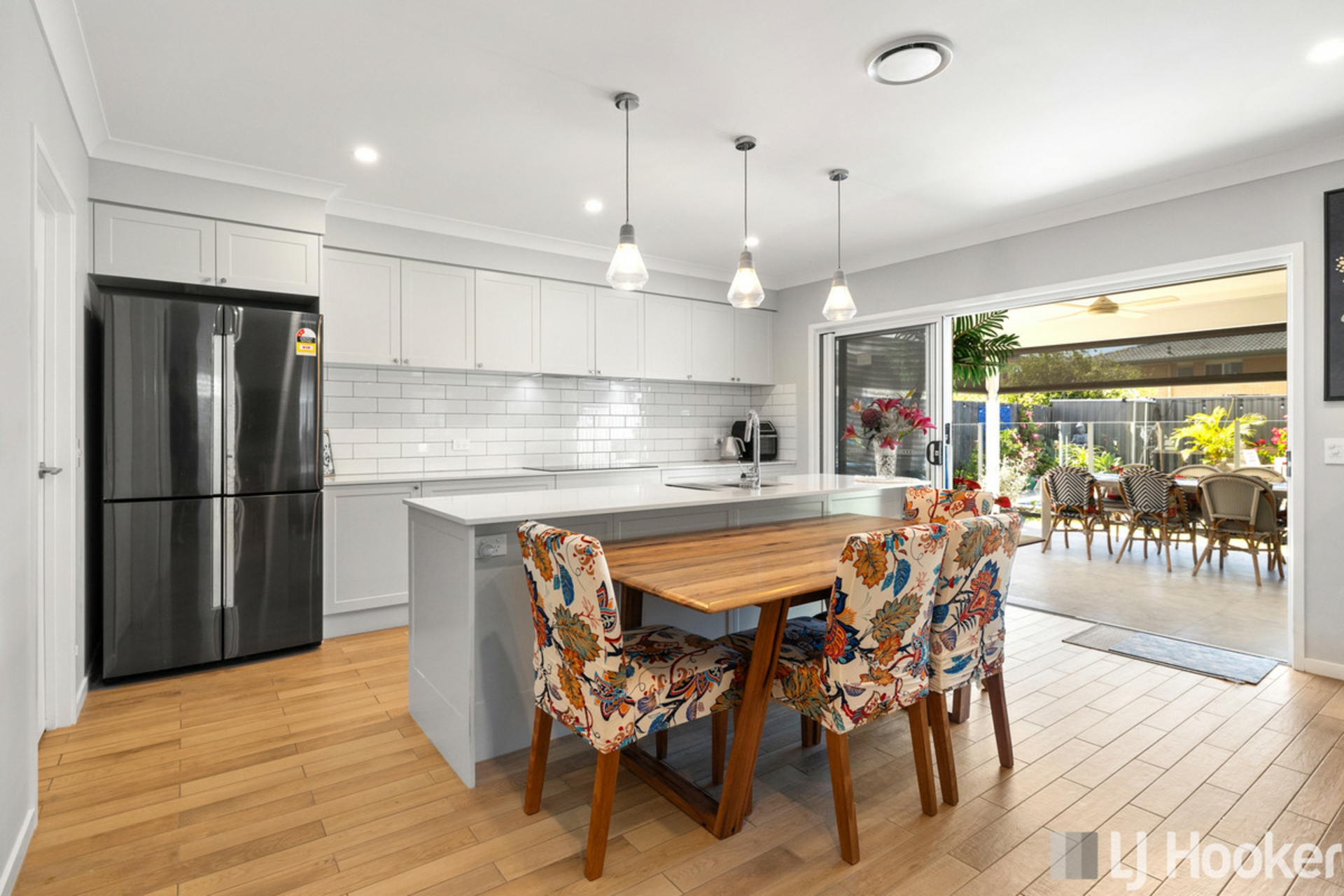 15 Simon Street, VICTORIA POINT