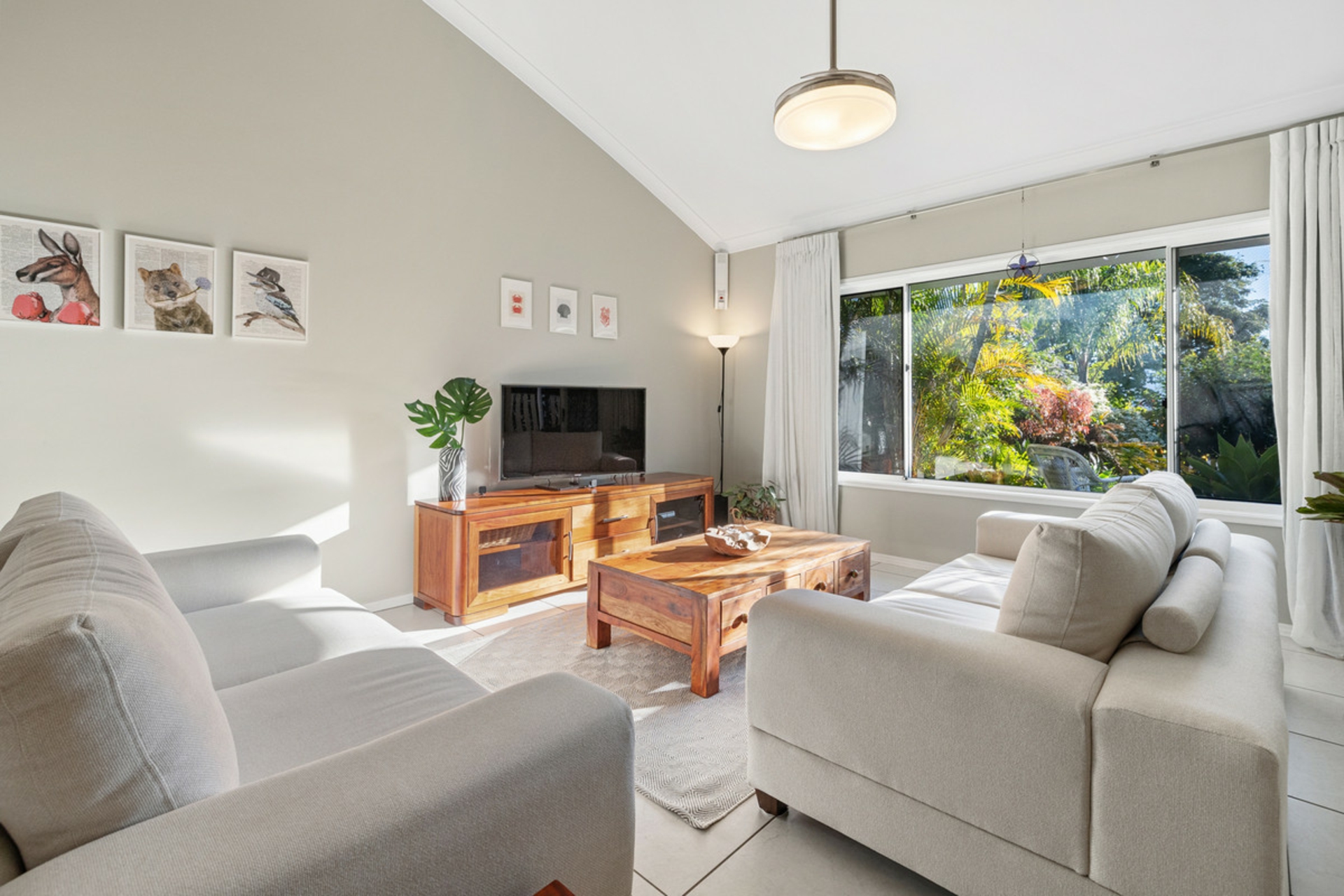 6/14-22 Mary Pleasant Drive, BIRKDALE