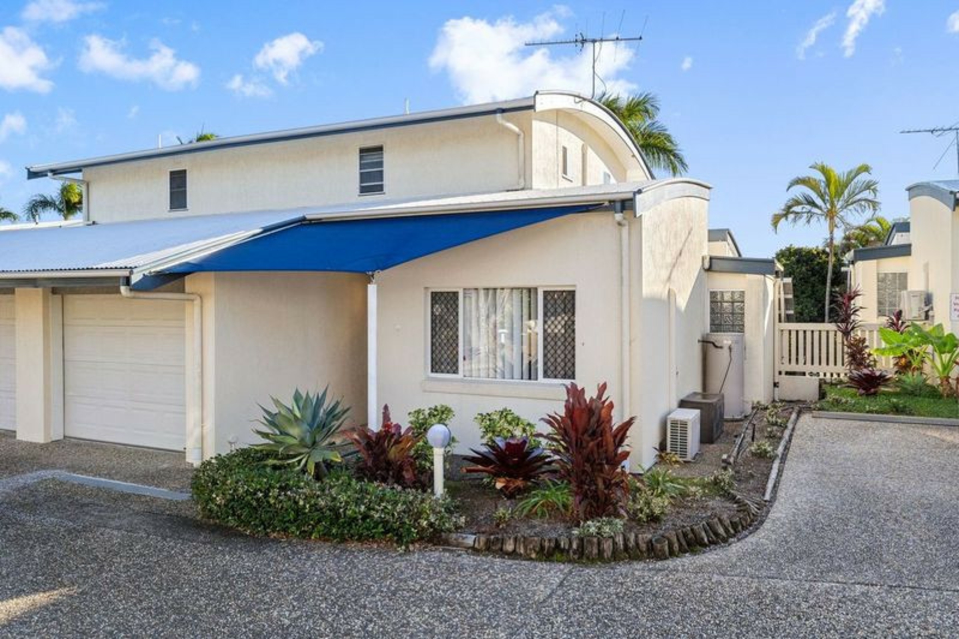 6/14-22 Mary Pleasant Drive, BIRKDALE