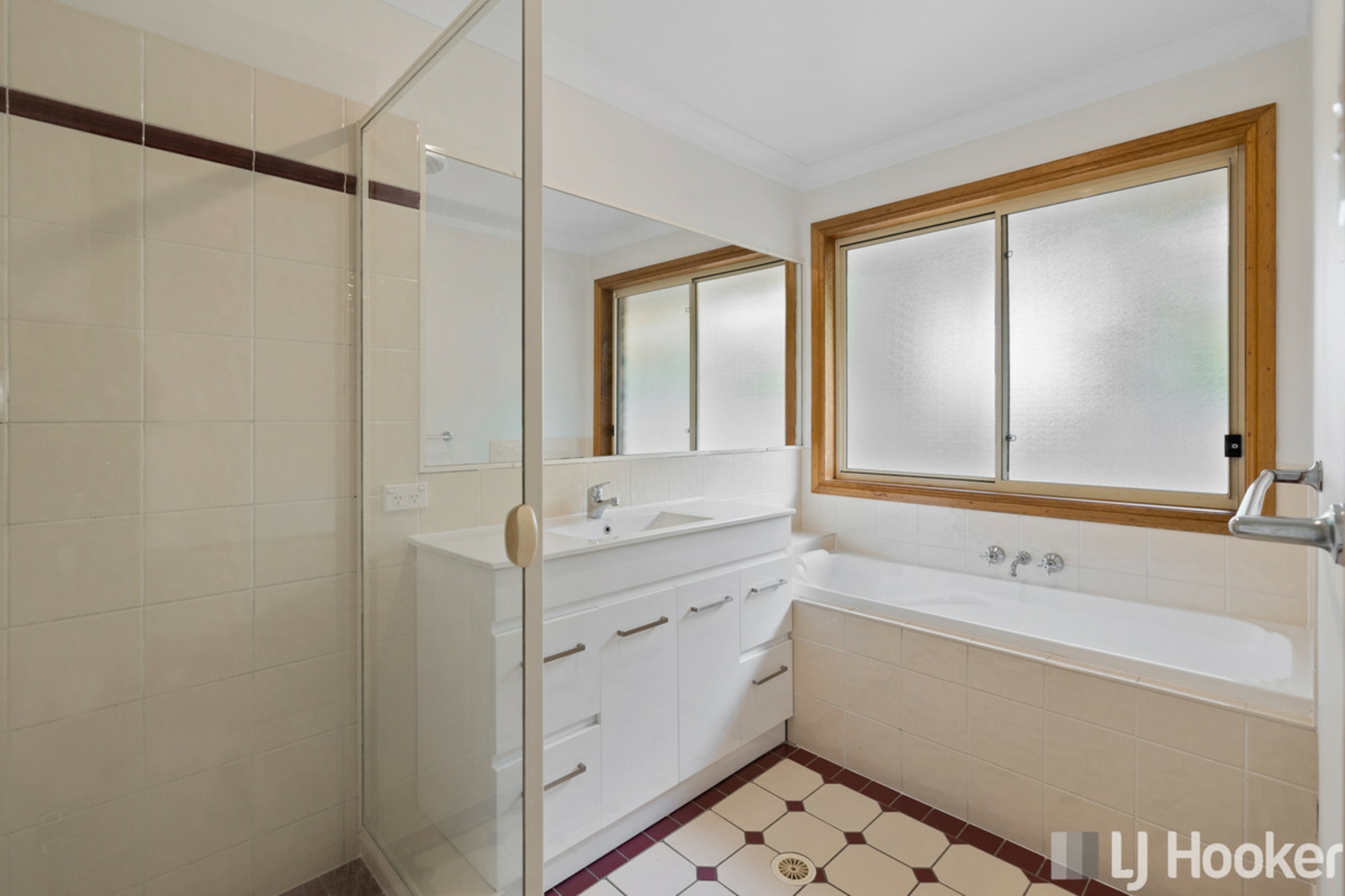 5 Bush Cherry Place, THORNLANDS
