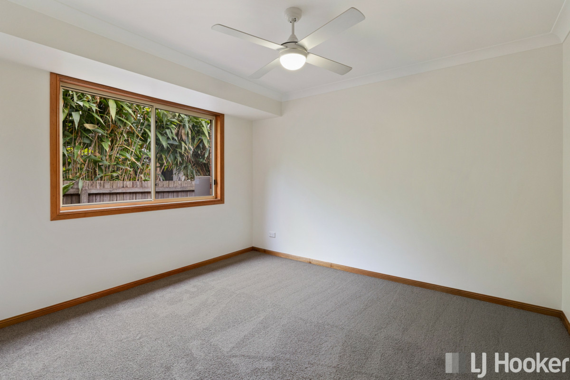 5 Bush Cherry Place, THORNLANDS