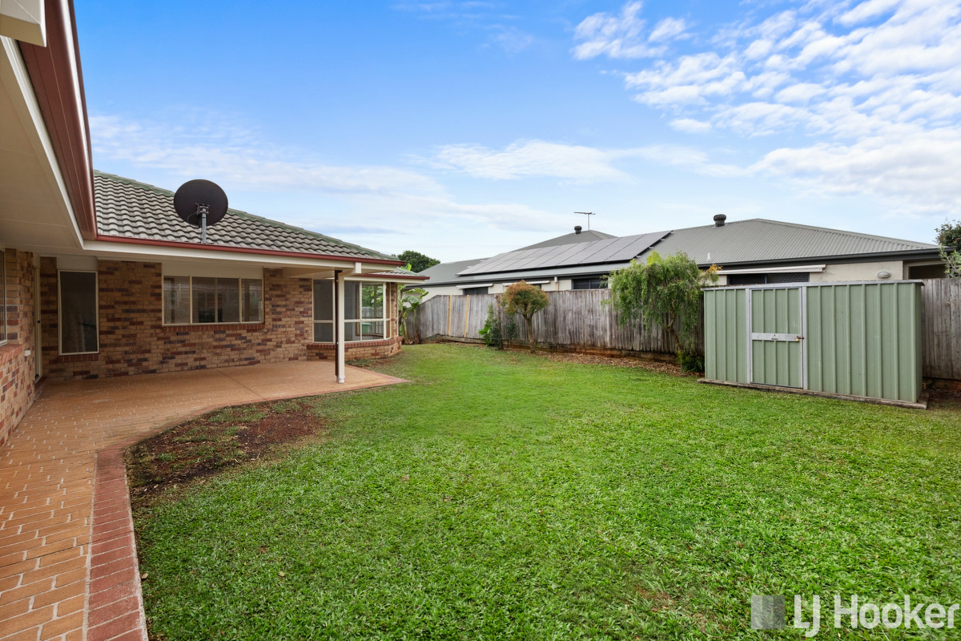 5 Bush Cherry Place, THORNLANDS