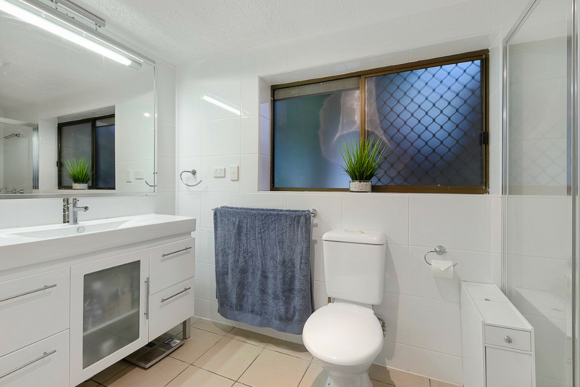 2 Lindon Street, BIRKDALE