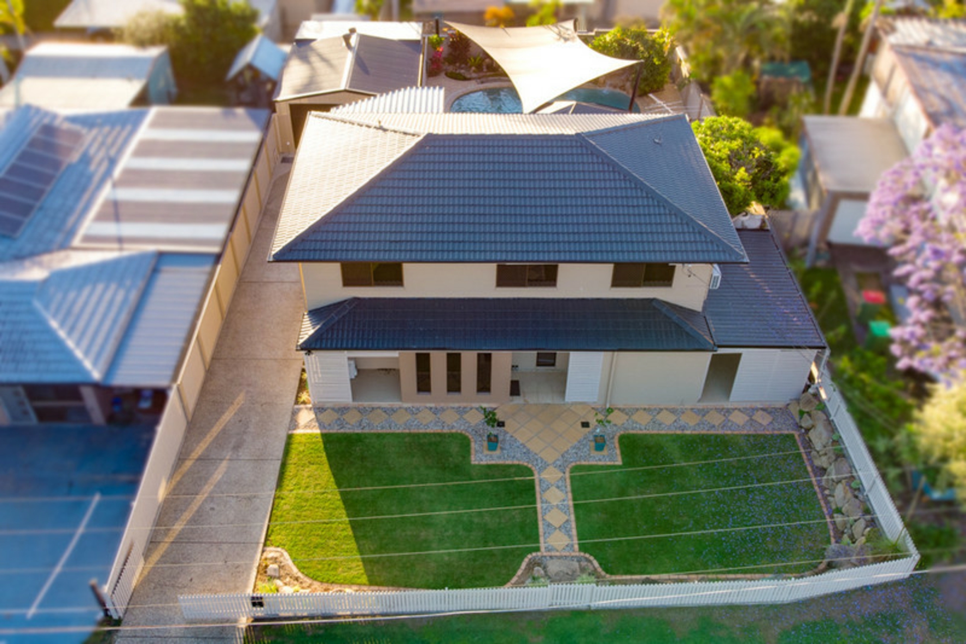 2 Lindon Street, BIRKDALE