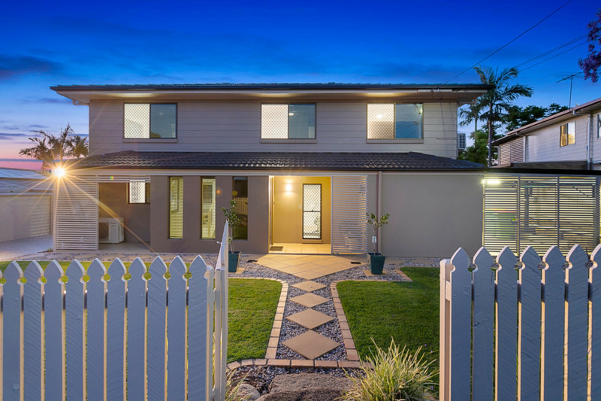 2 Lindon Street, BIRKDALE