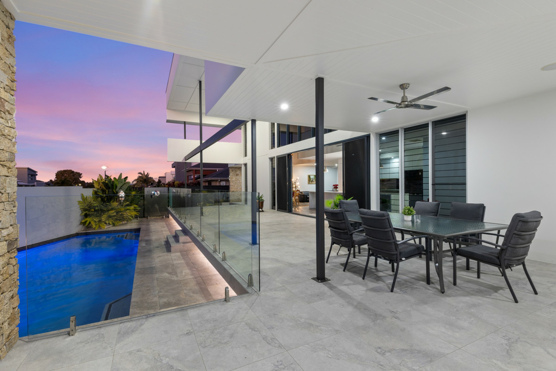 15 Nadine Crescent, THORNLANDS