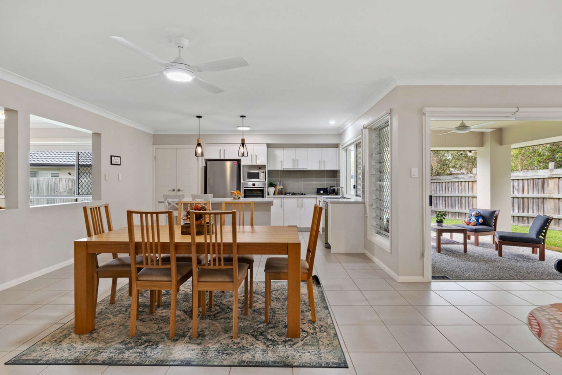 6 Mervyn Crescent, REDLAND BAY