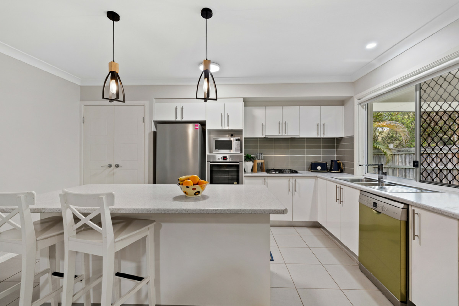 6 Mervyn Crescent, REDLAND BAY