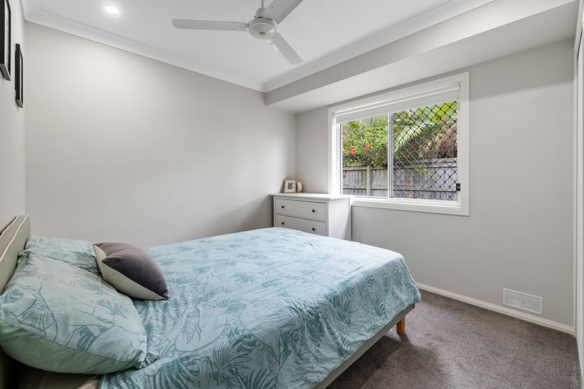 6 Mervyn Crescent, REDLAND BAY