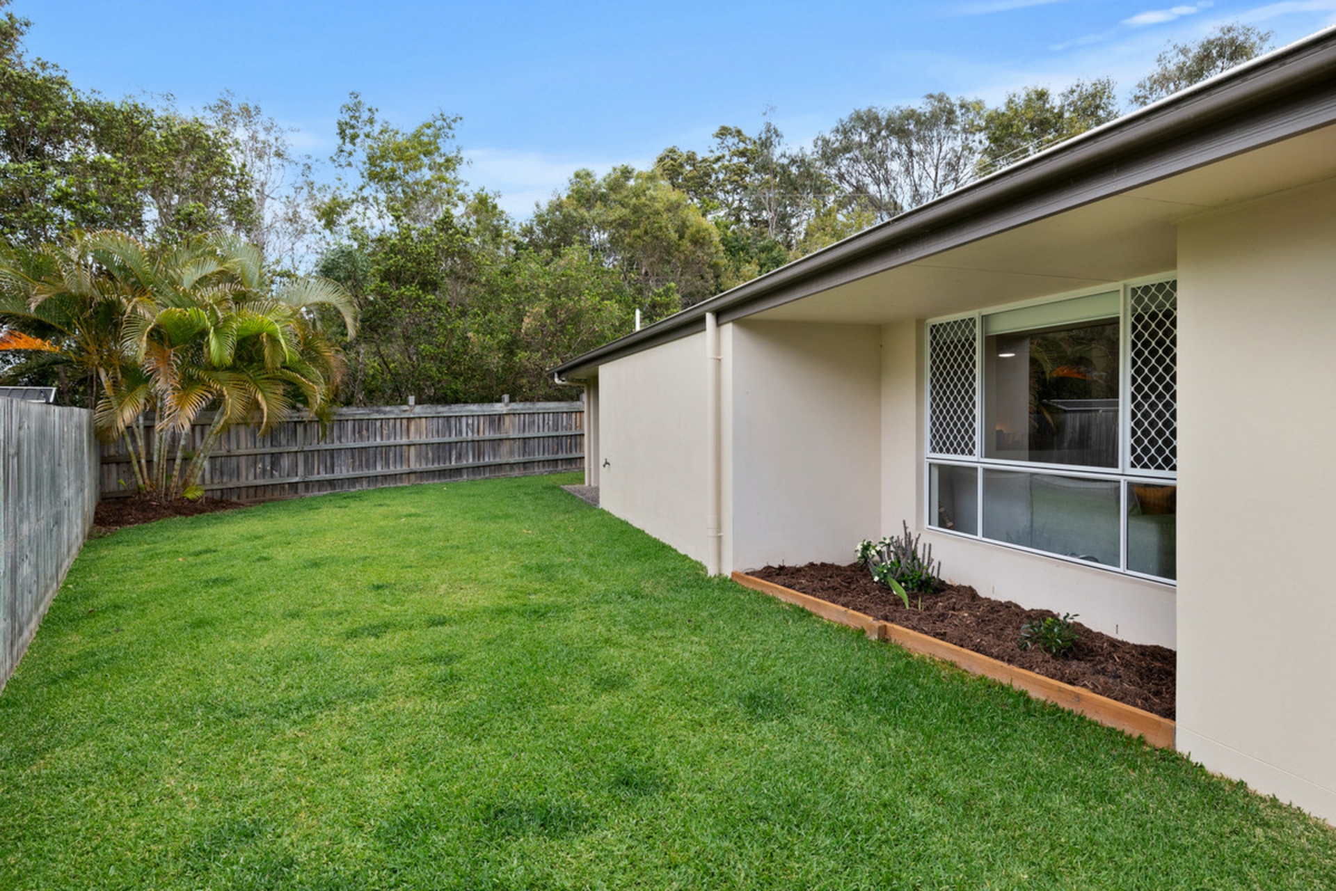 6 Mervyn Crescent, REDLAND BAY
