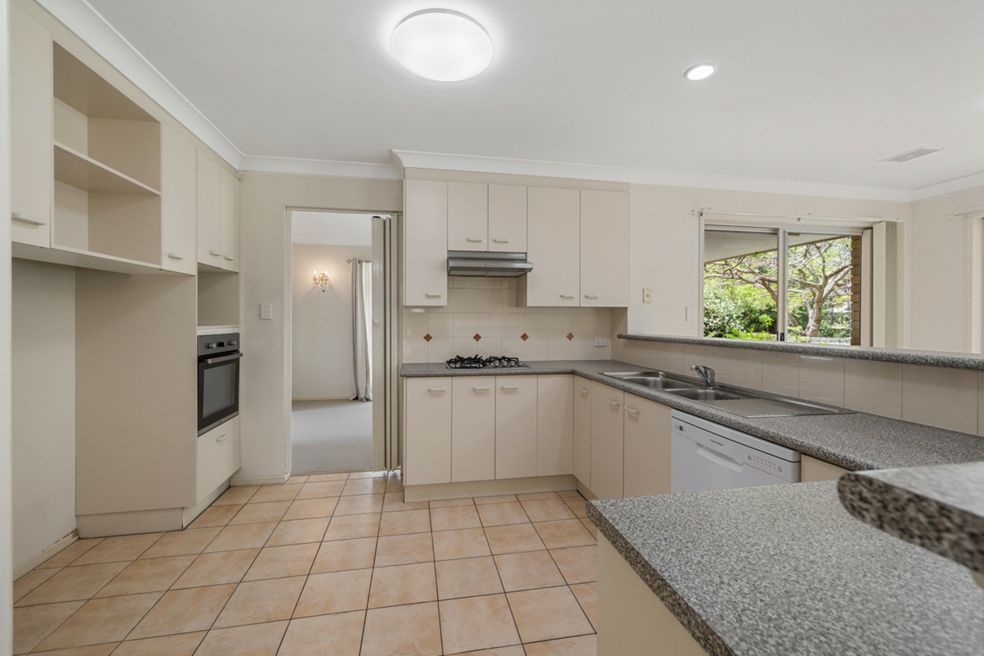 10 Tulipwood Drive, BIRKDALE
