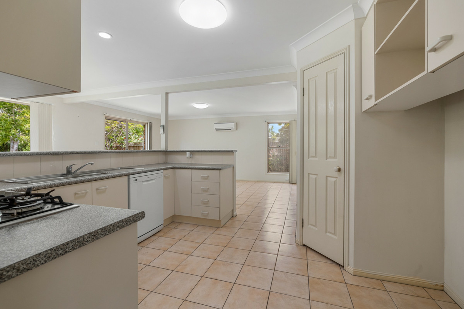 10 Tulipwood Drive, BIRKDALE