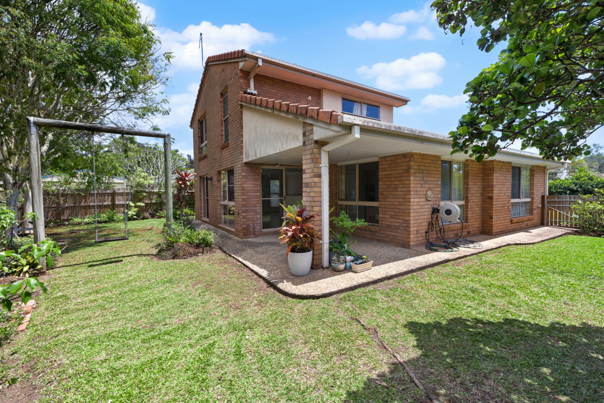 10 Tulipwood Drive, BIRKDALE