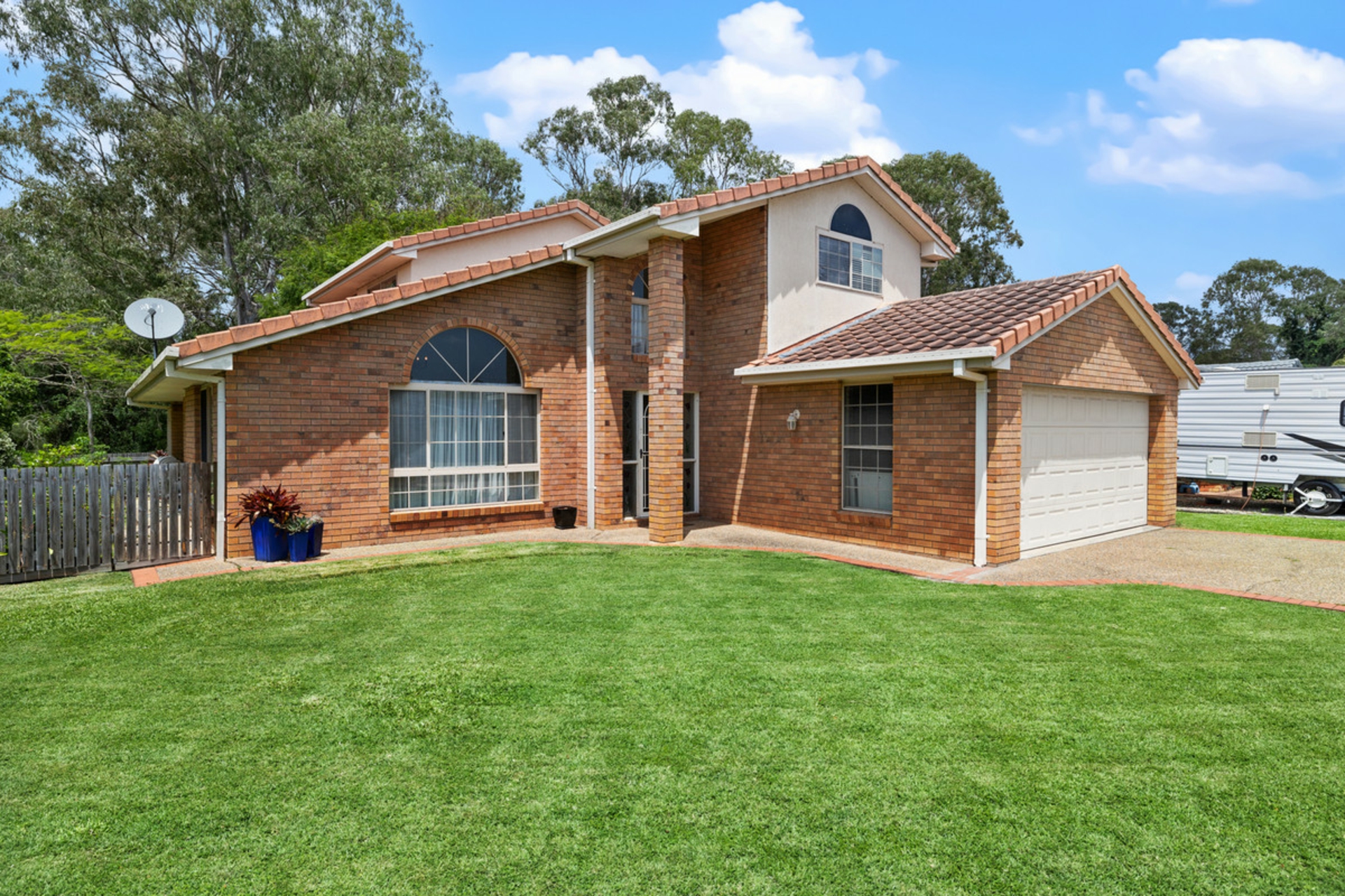 10 Tulipwood Drive, BIRKDALE
