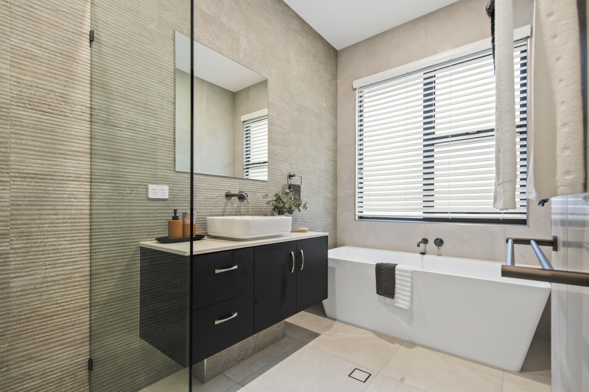 2/5 Paxton Street, CLEVELAND