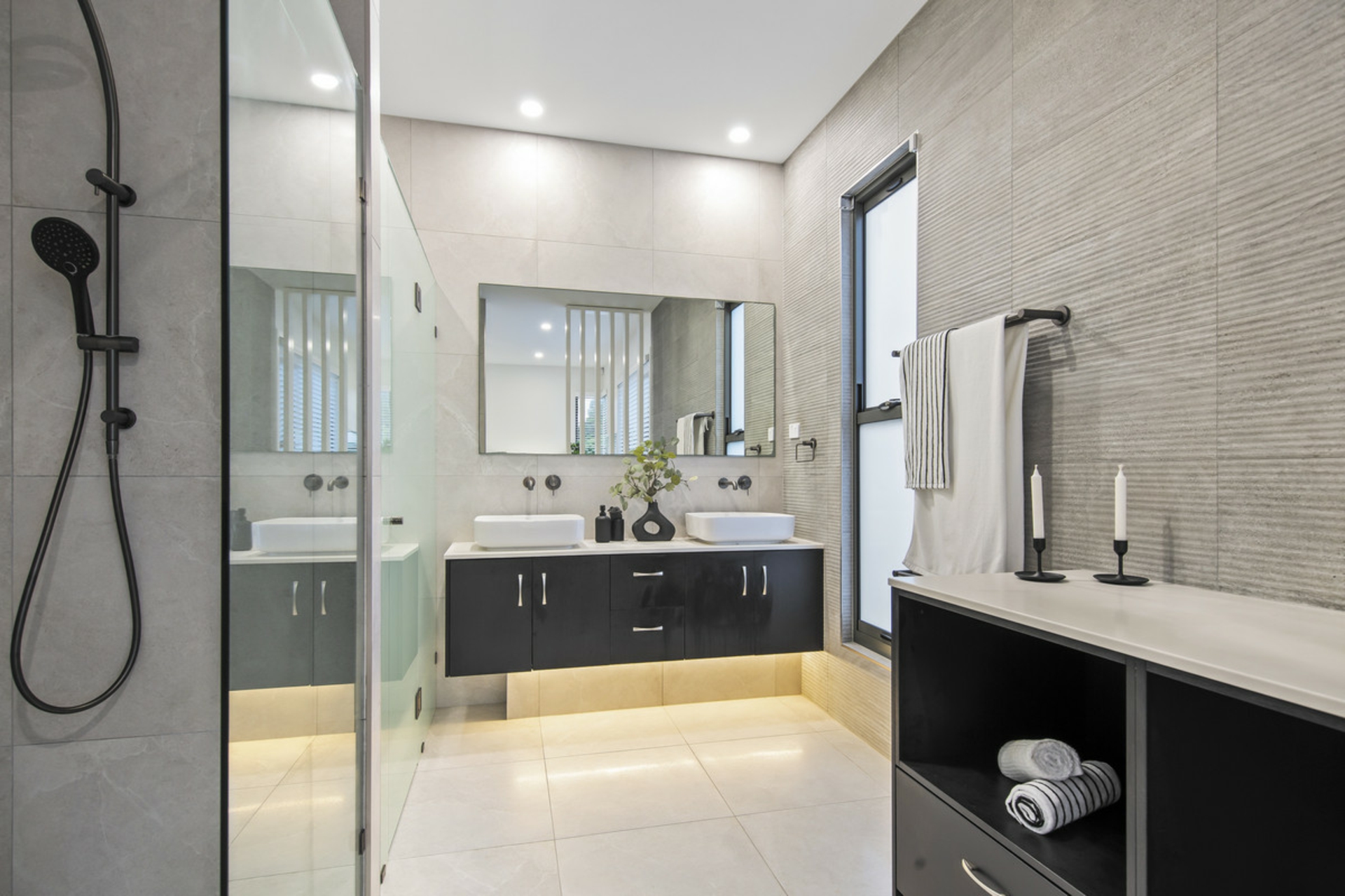 2/5 Paxton Street, CLEVELAND
