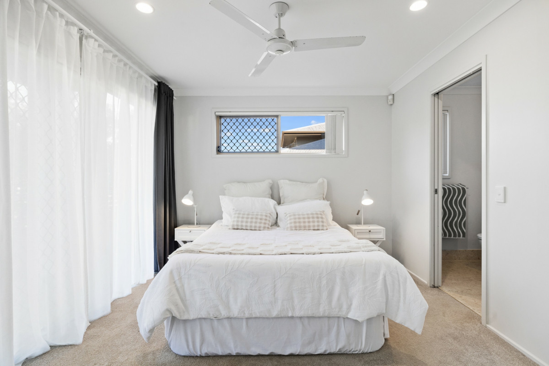 10 Aqua Crescent, REDLAND BAY