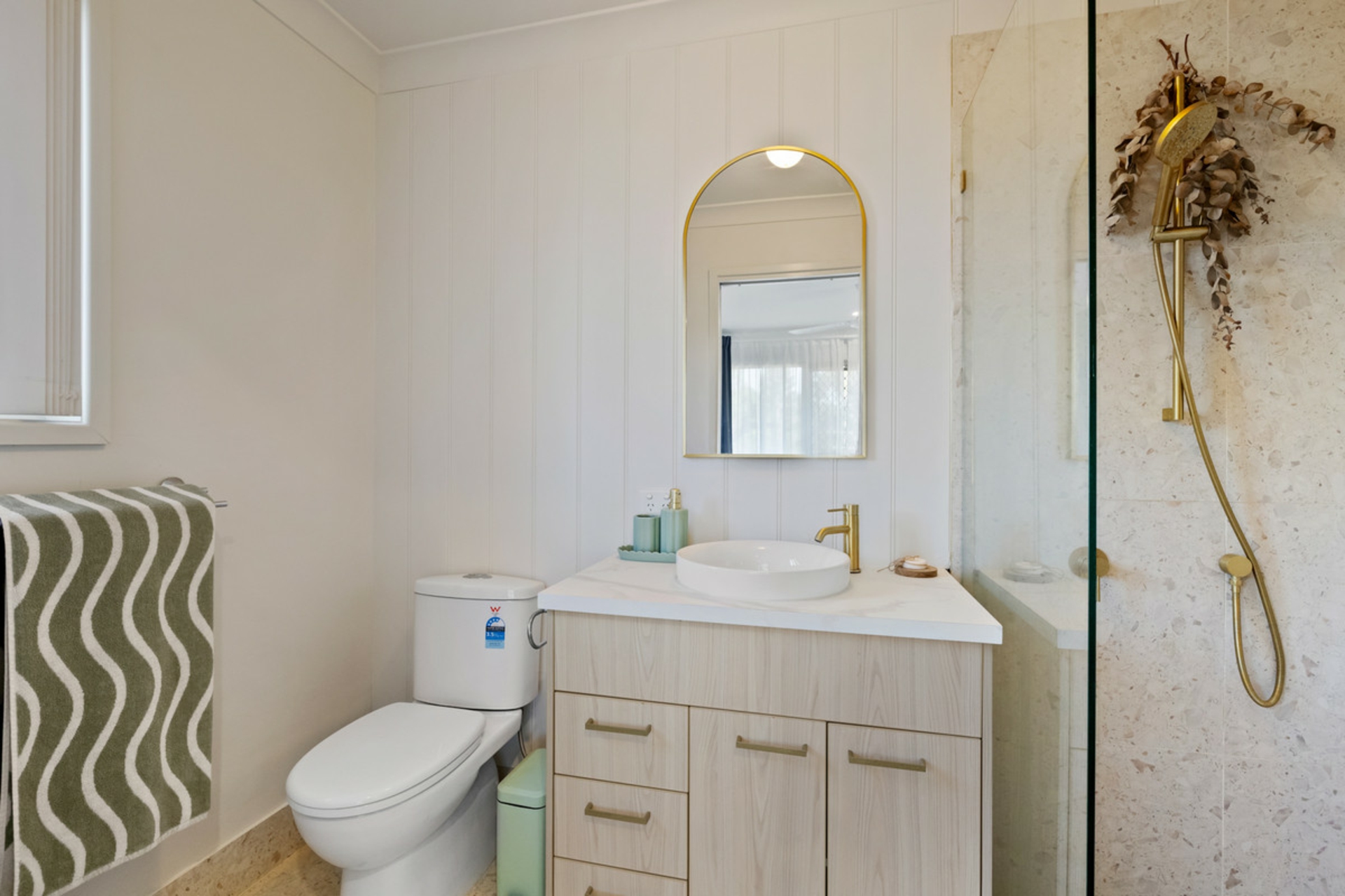 10 Aqua Crescent, REDLAND BAY