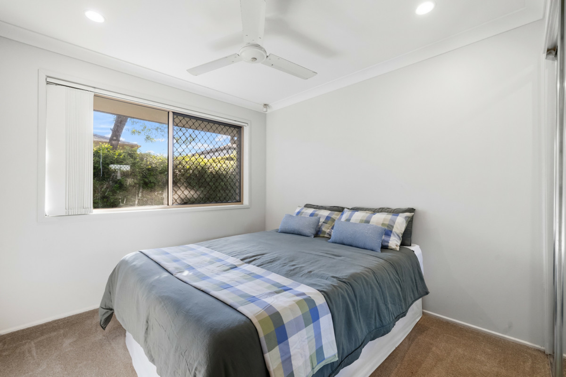 10 Aqua Crescent, REDLAND BAY
