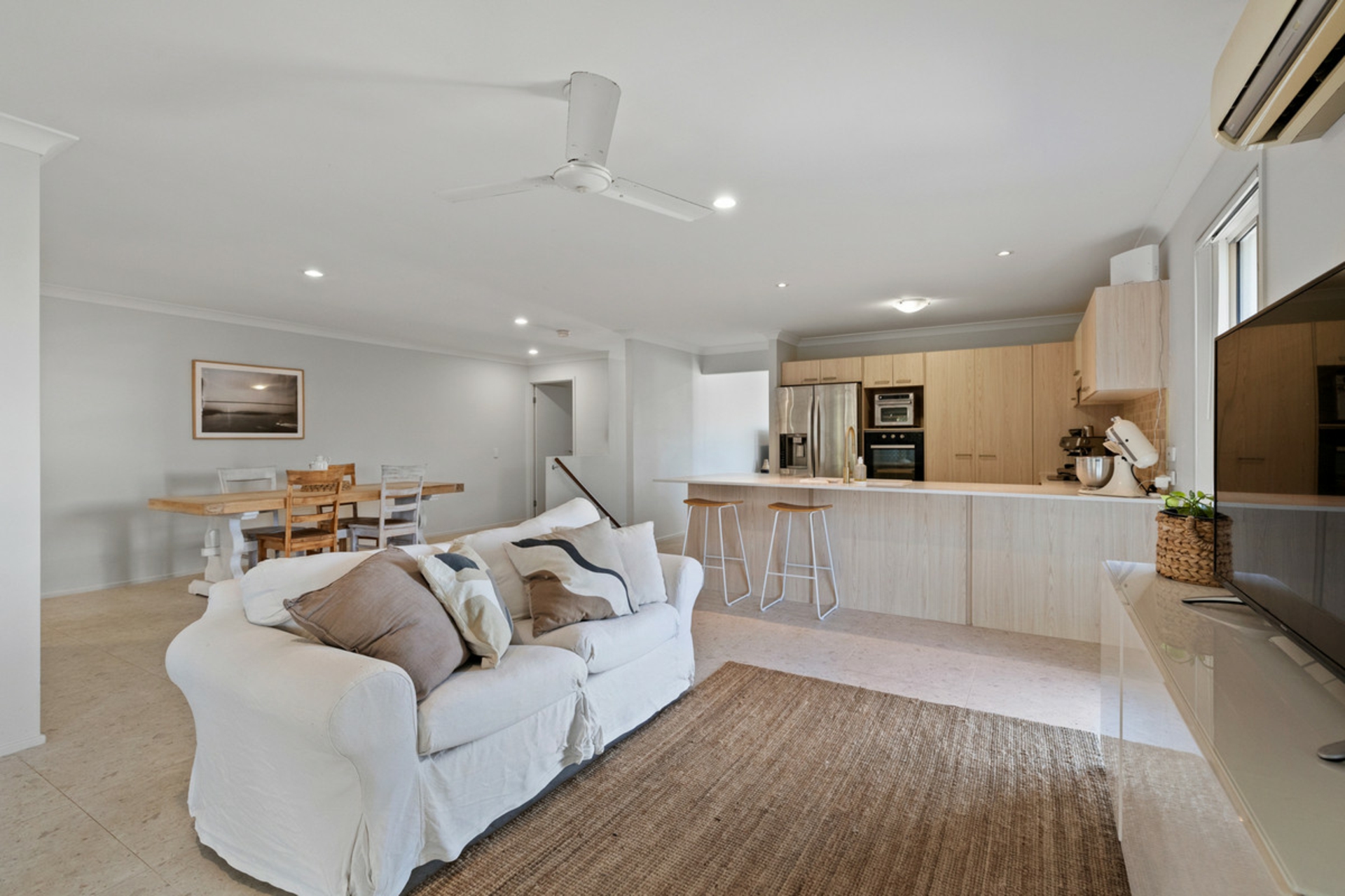 10 Aqua Crescent, REDLAND BAY