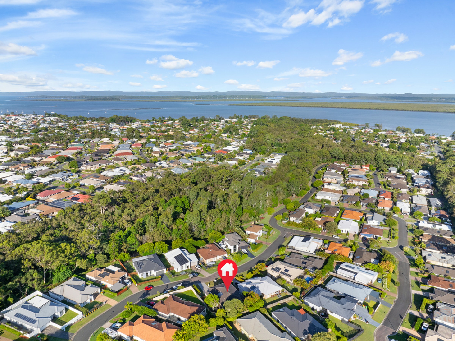 10 Aqua Crescent, REDLAND BAY