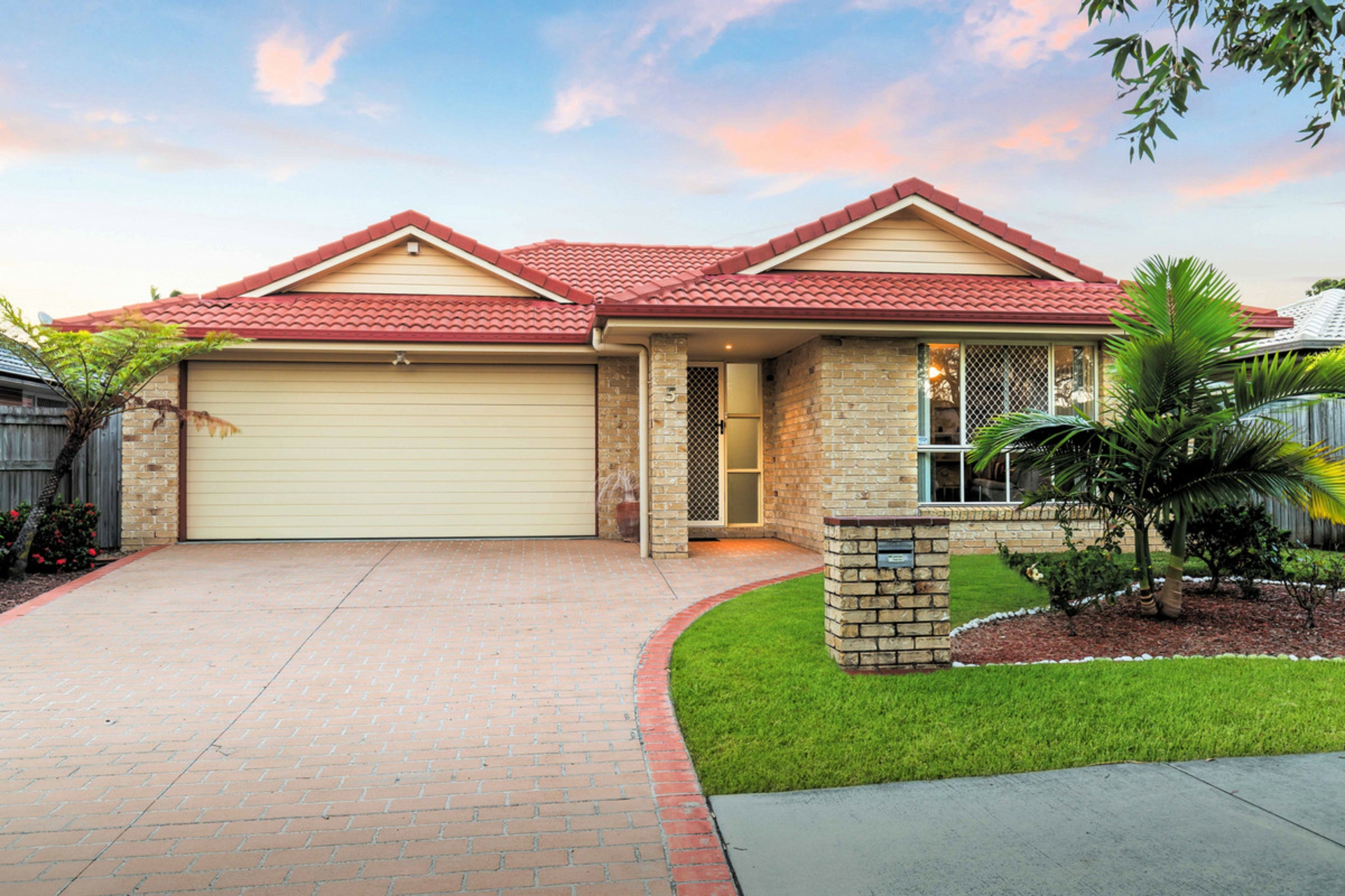 5 Manning Esplanade, THORNLANDS