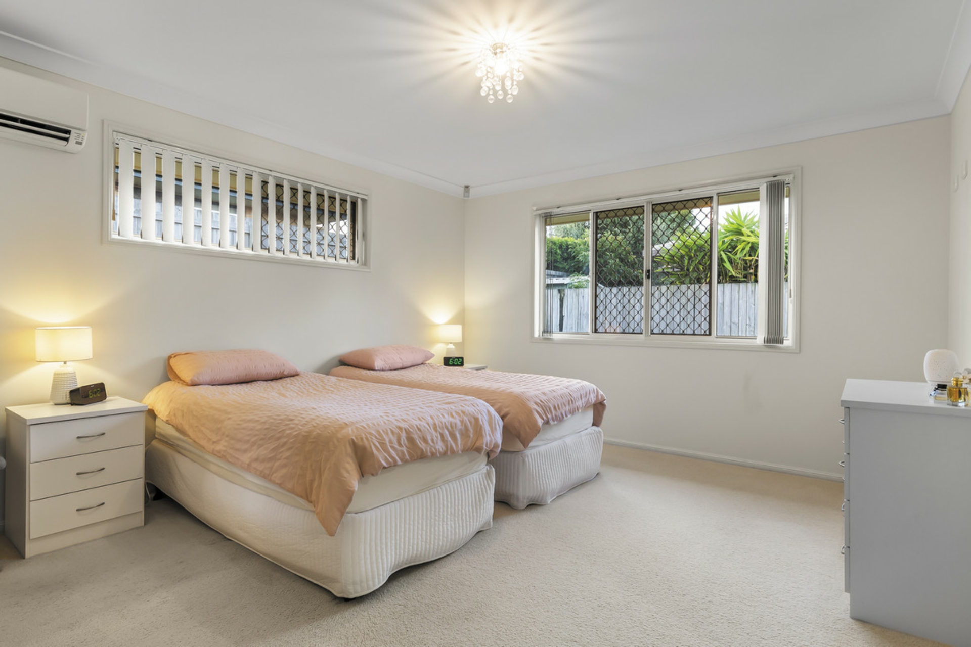 5 Manning Esplanade, THORNLANDS