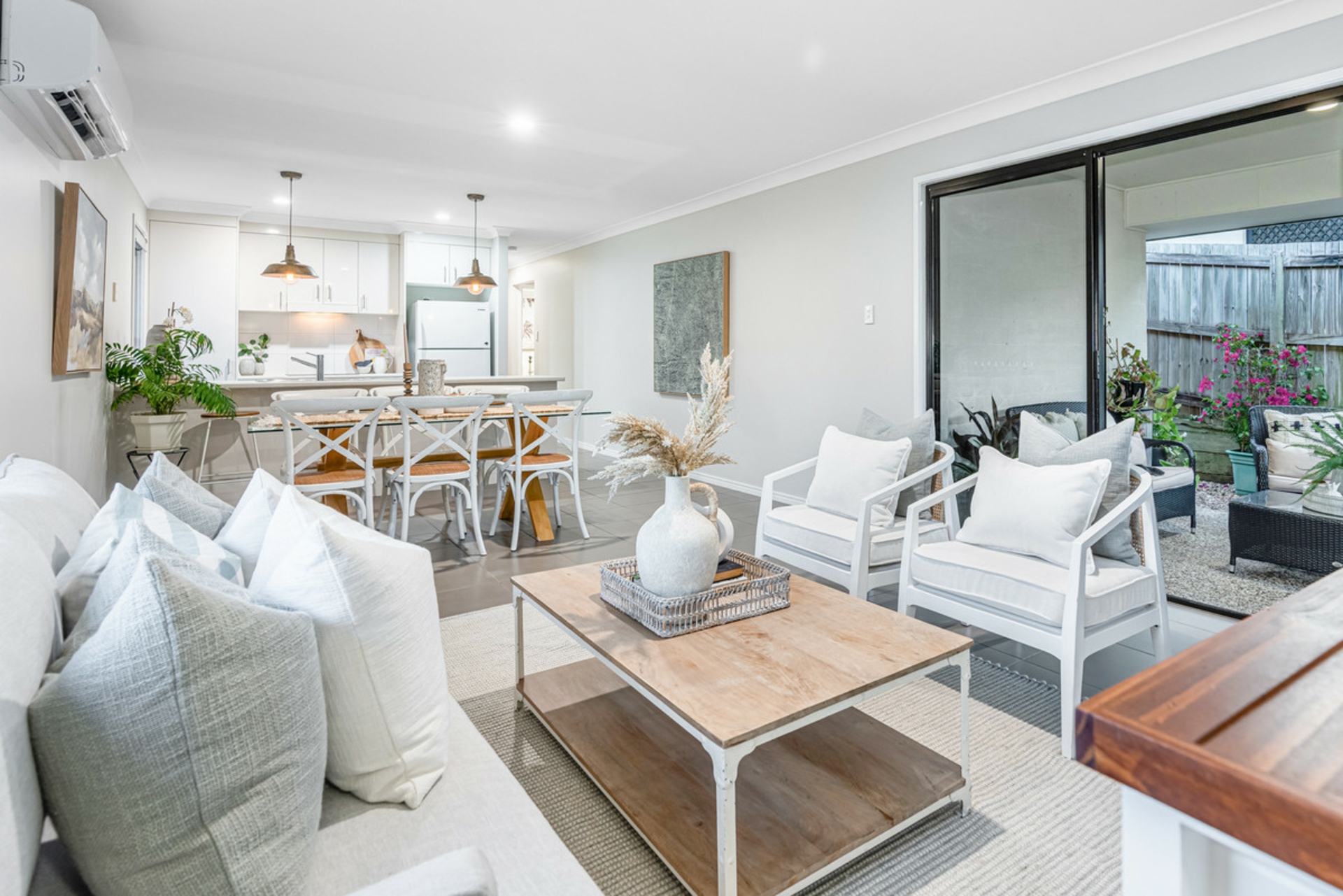 12 Alton Towers Street, SPRINGFIELD LAKES