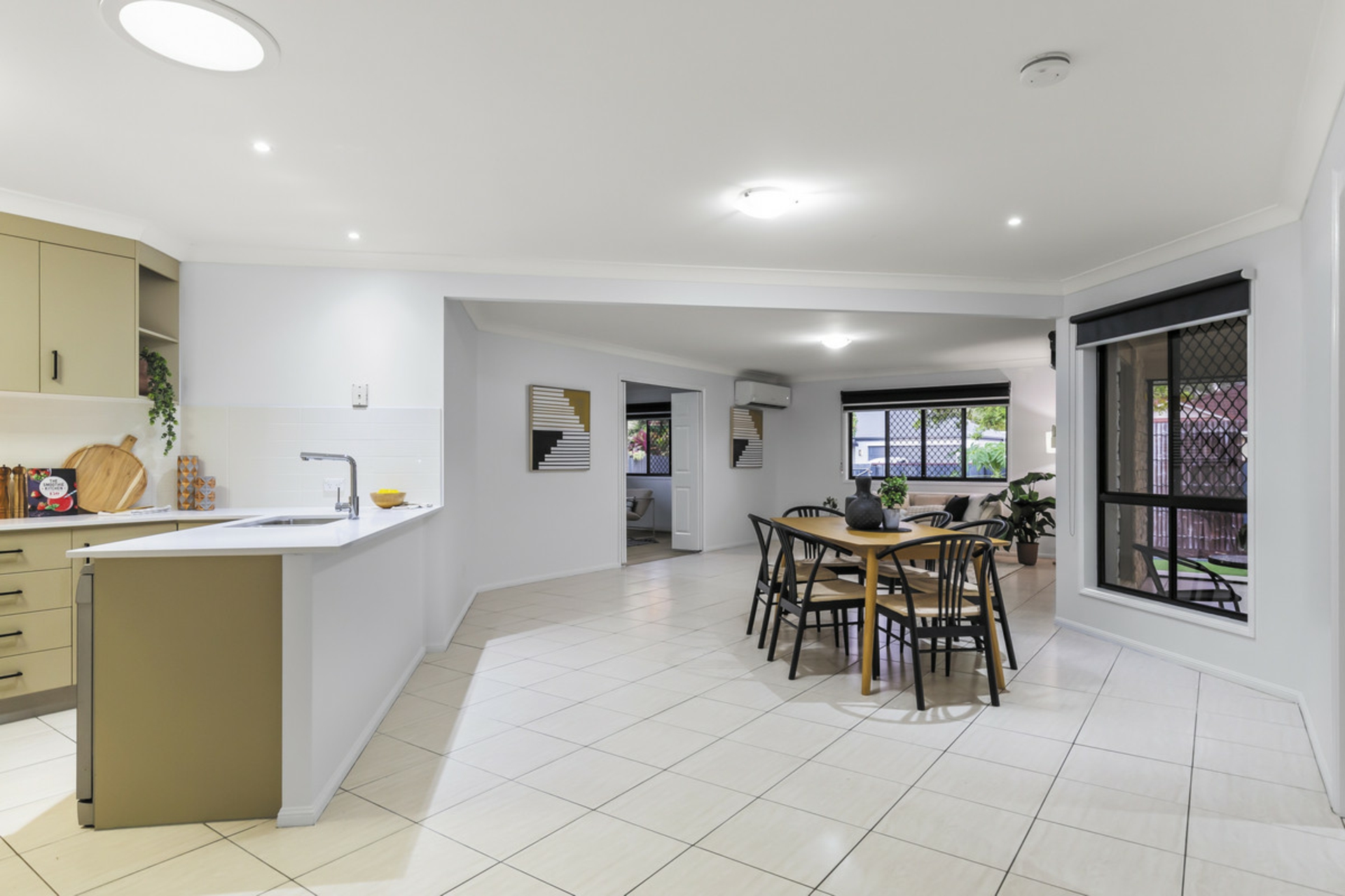 1 Jenmar Court, THORNLANDS
