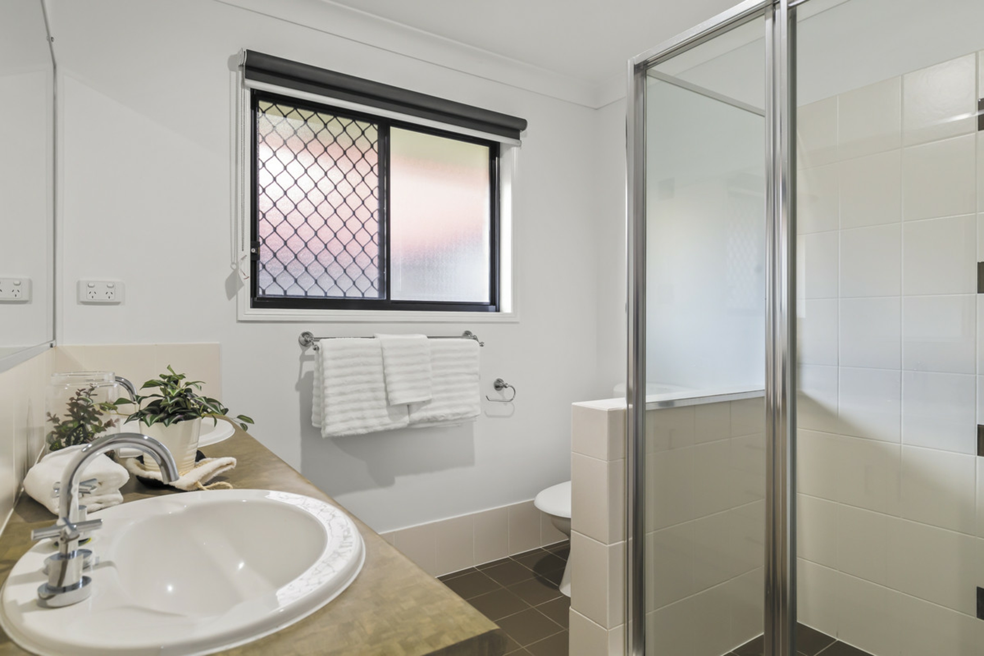 1 Jenmar Court, THORNLANDS