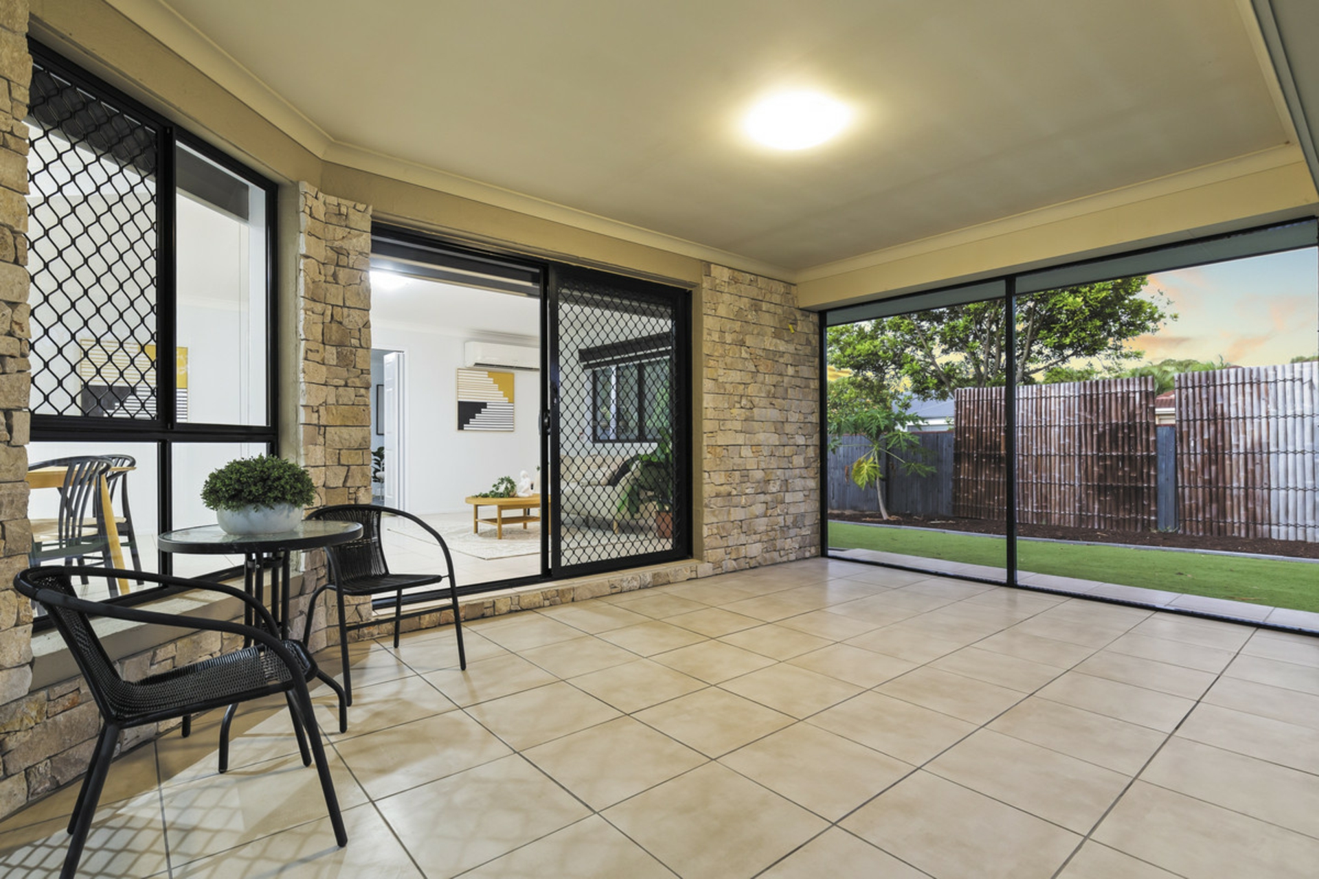 1 Jenmar Court, THORNLANDS