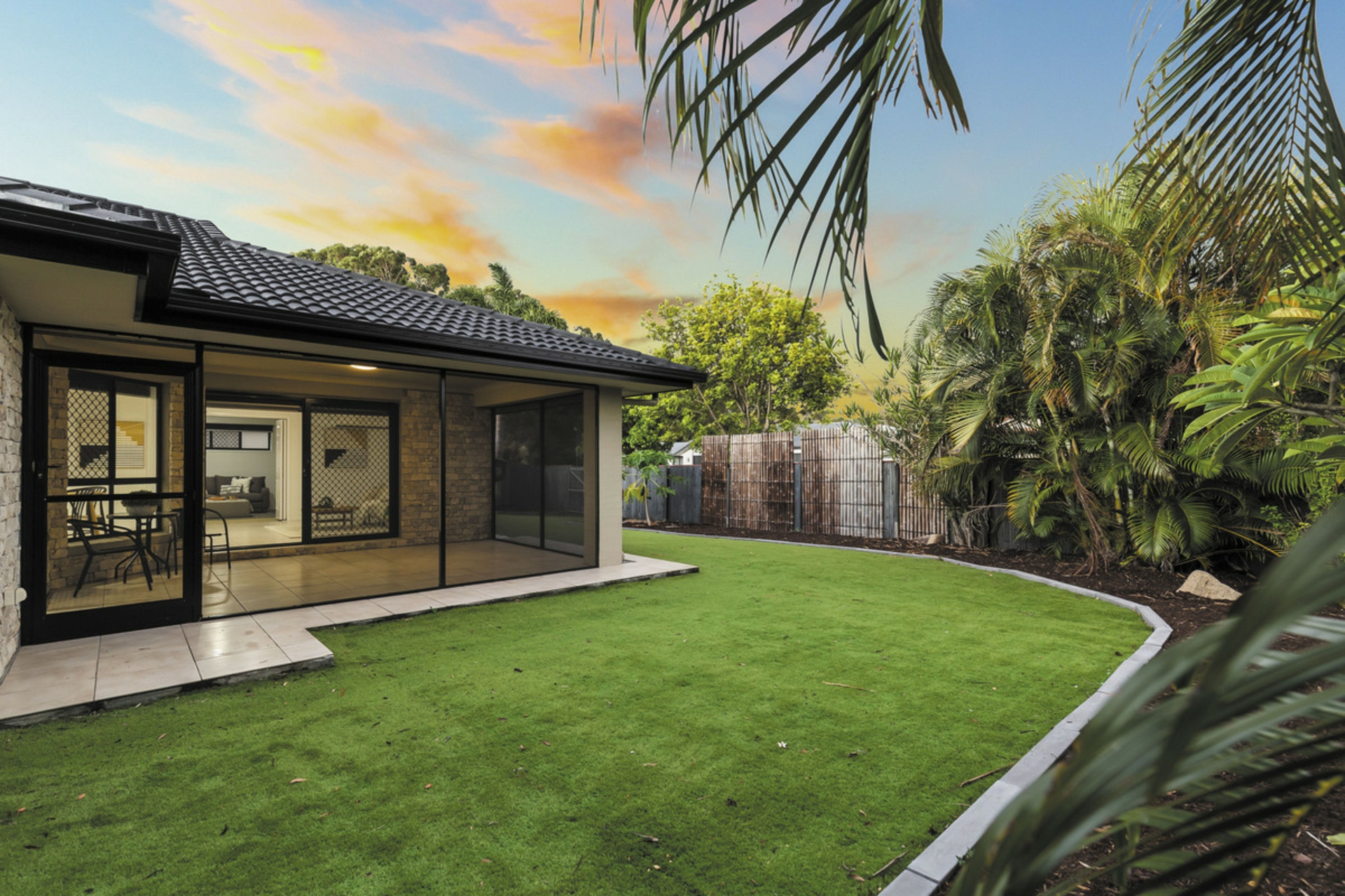 1 Jenmar Court, THORNLANDS