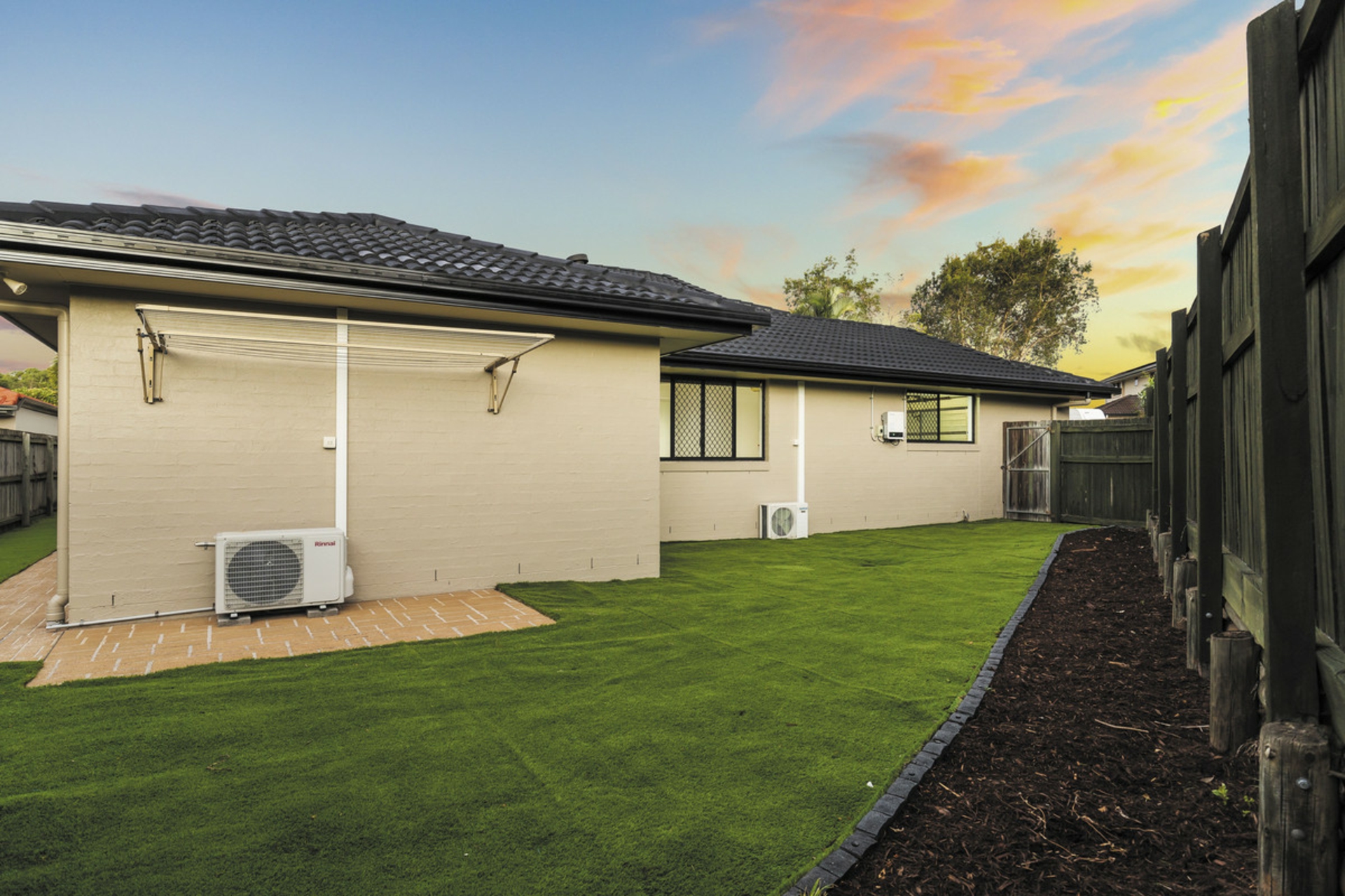 1 Jenmar Court, THORNLANDS
