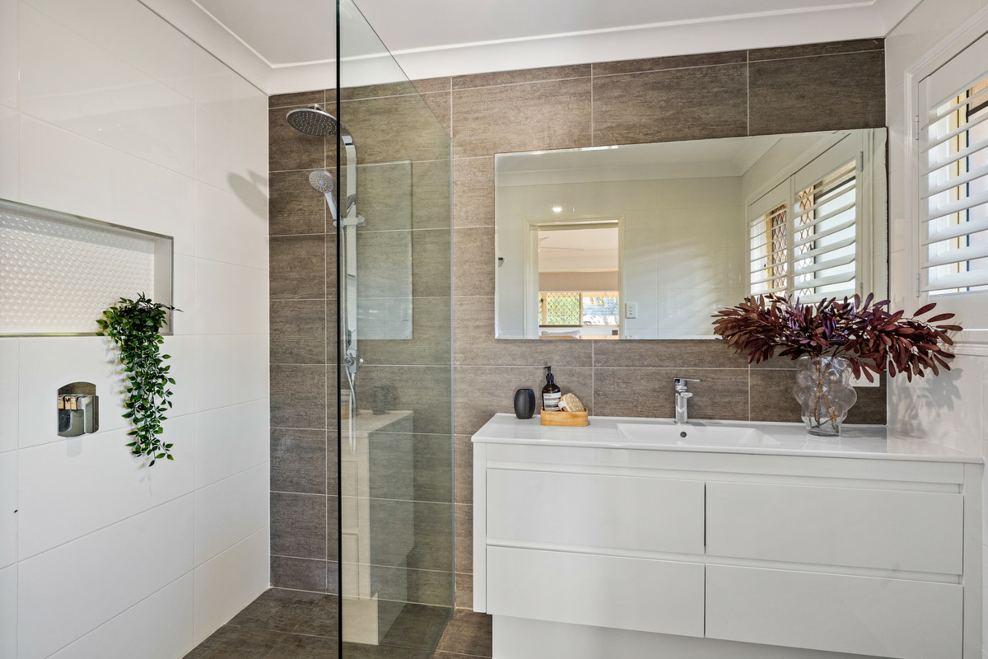 19 Moreton View Parade, REDLAND BAY