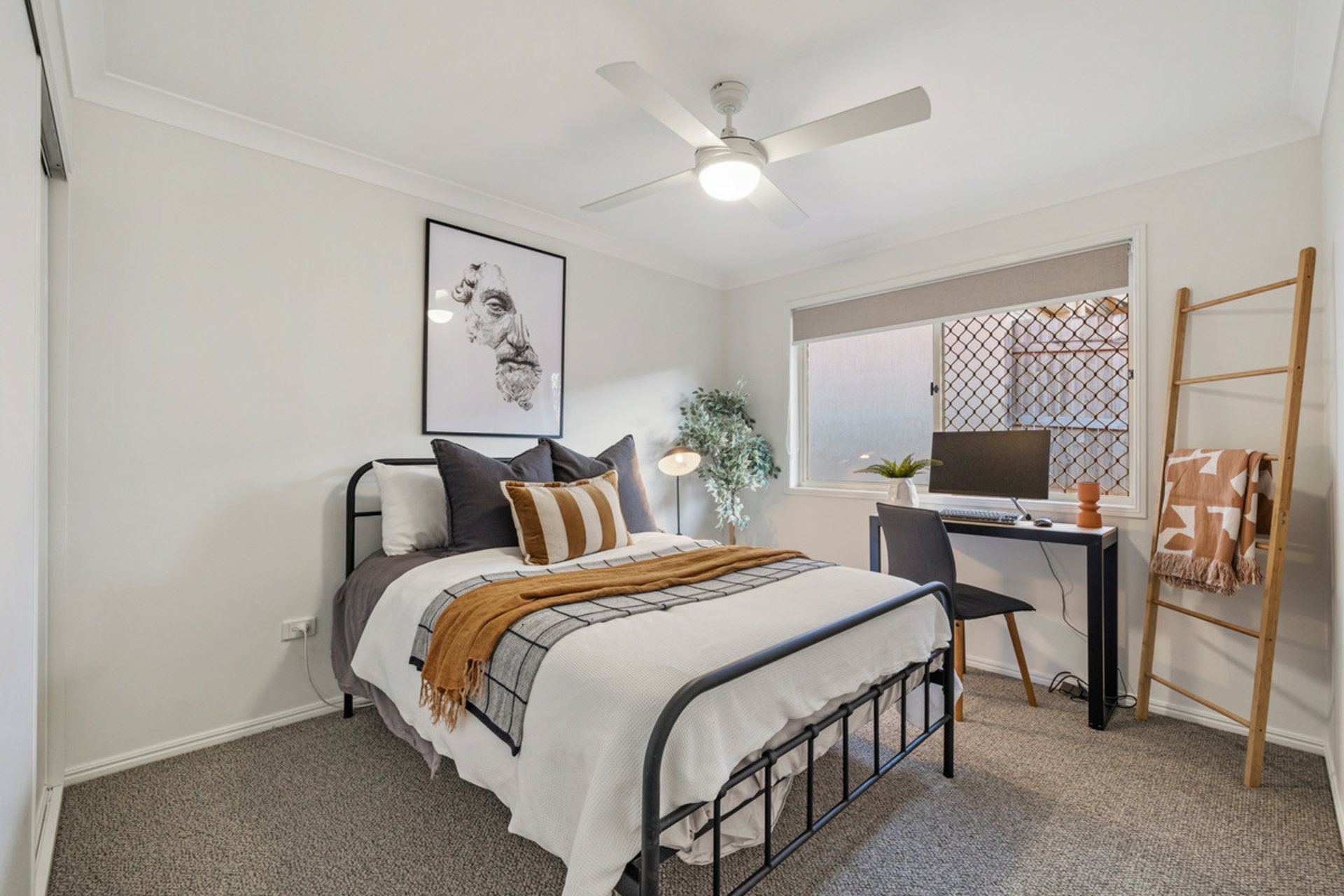 19 Moreton View Parade, REDLAND BAY