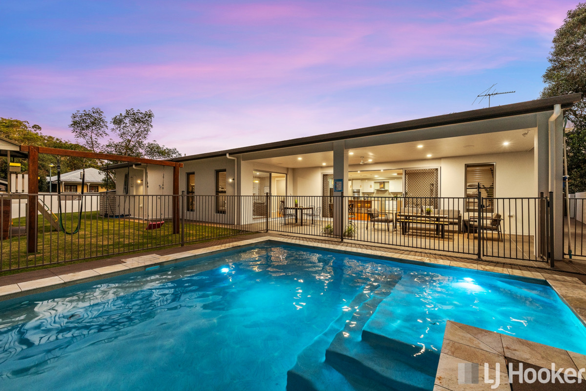 1 Bream Place, REDLAND BAY