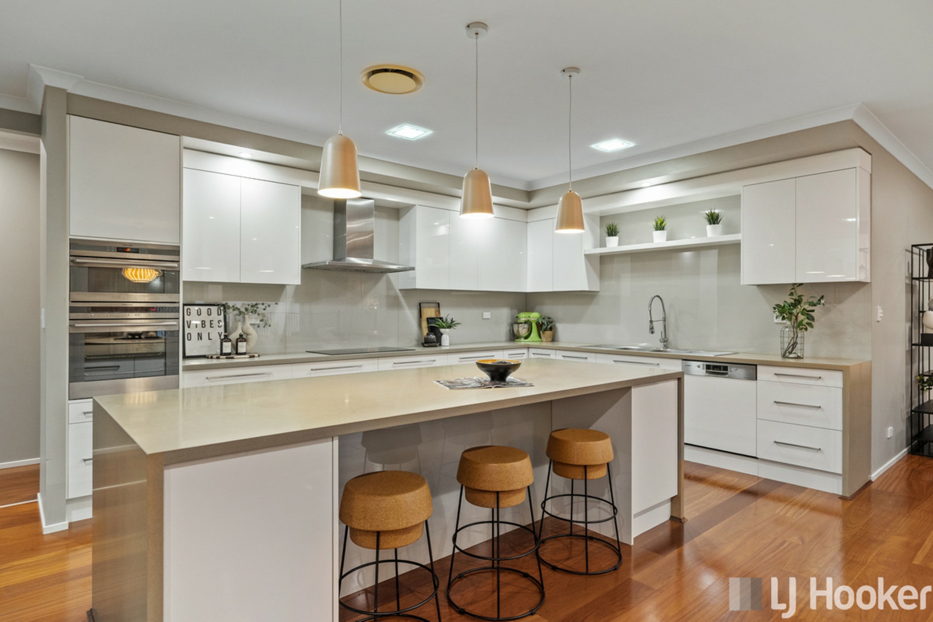 1 Bream Place, REDLAND BAY
