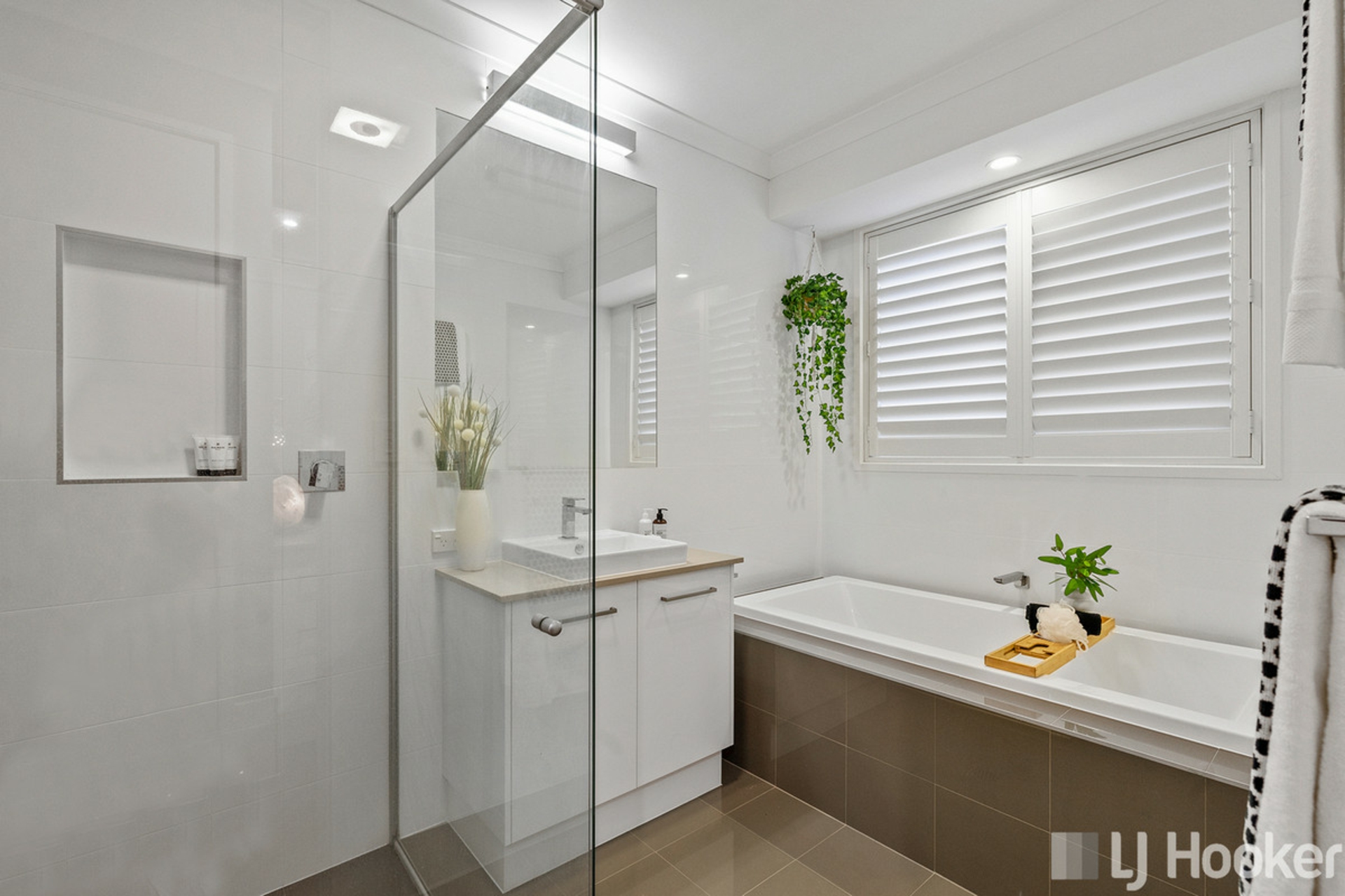 1 Bream Place, REDLAND BAY