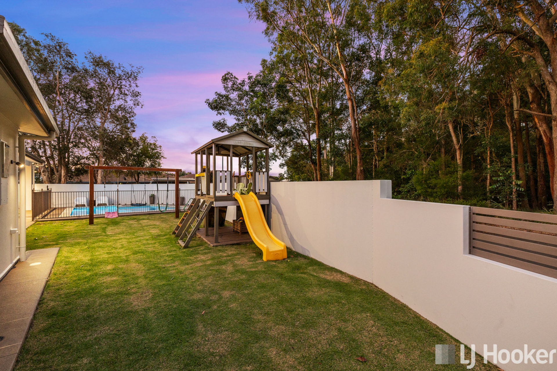 1 Bream Place, REDLAND BAY