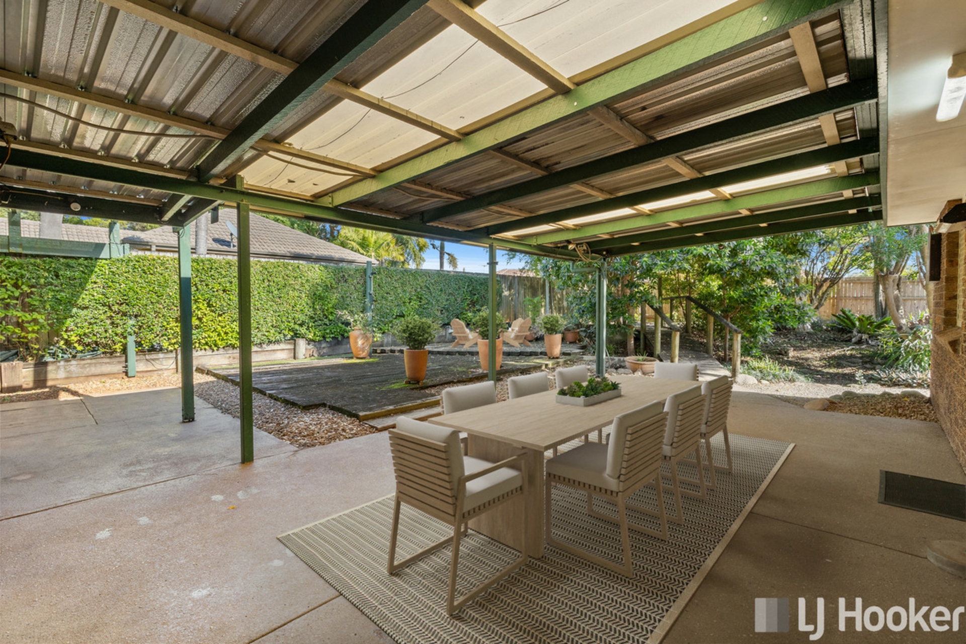2 Gleneagles Court, REDLAND BAY