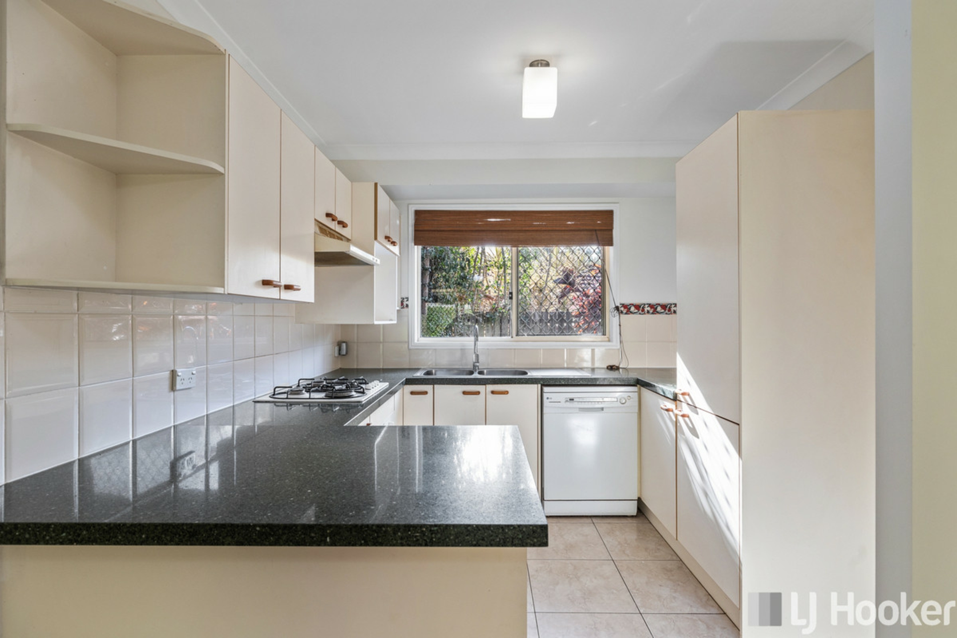 2 Gleneagles Court, REDLAND BAY