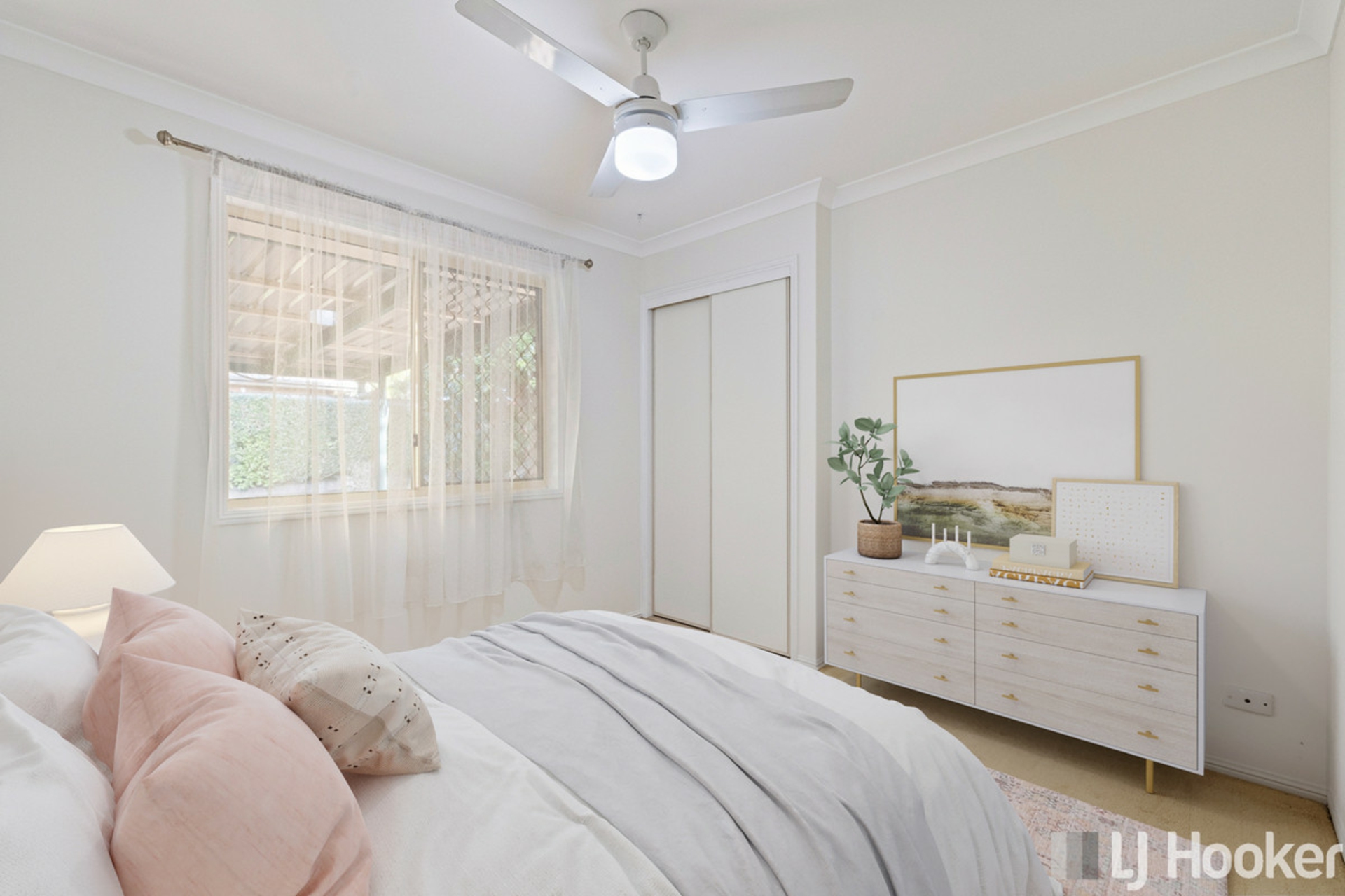 2 Gleneagles Court, REDLAND BAY